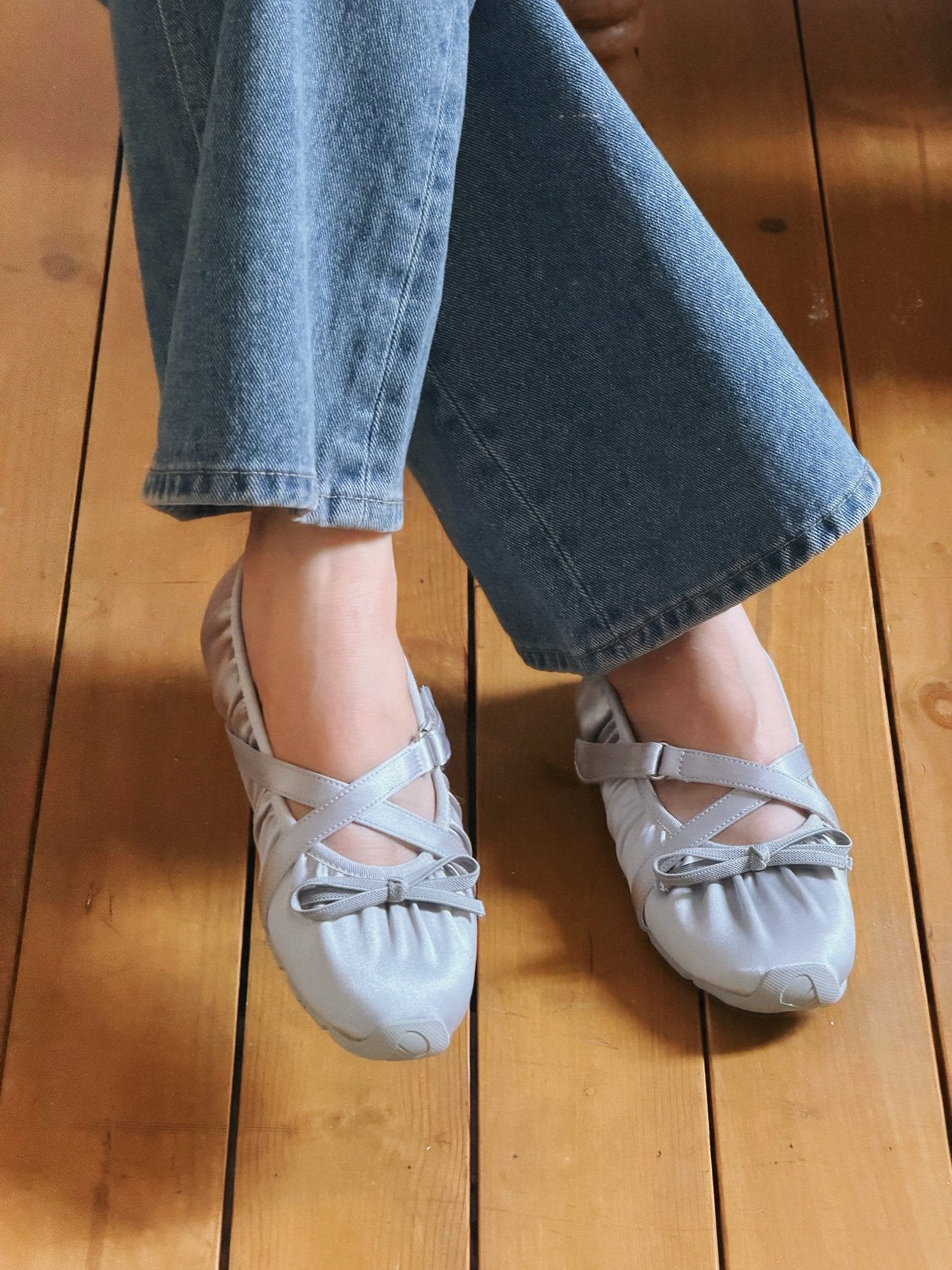 Shirring Cross Sneakers