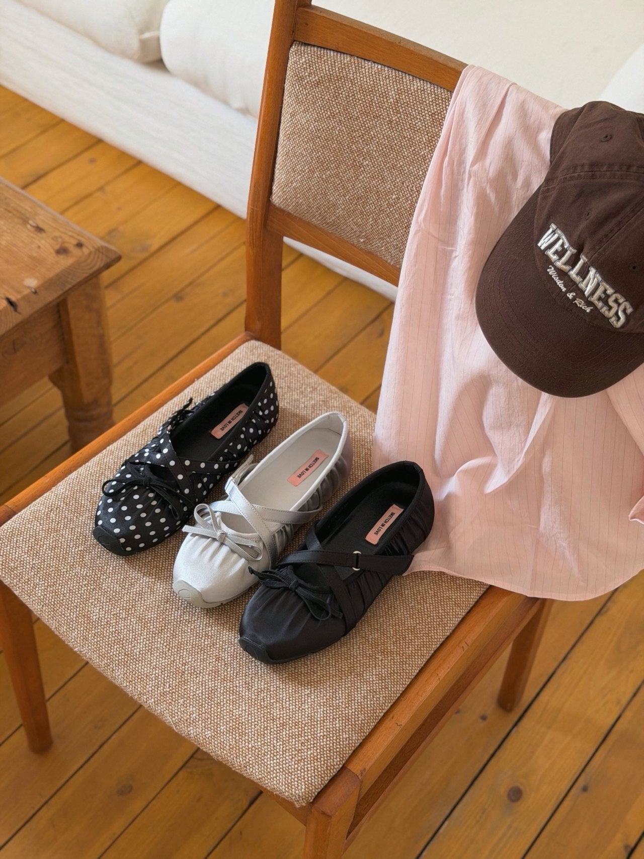 Shirring Cross Sneakers