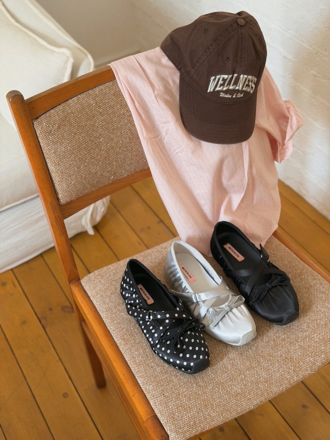 Shirring Cross Sneakers