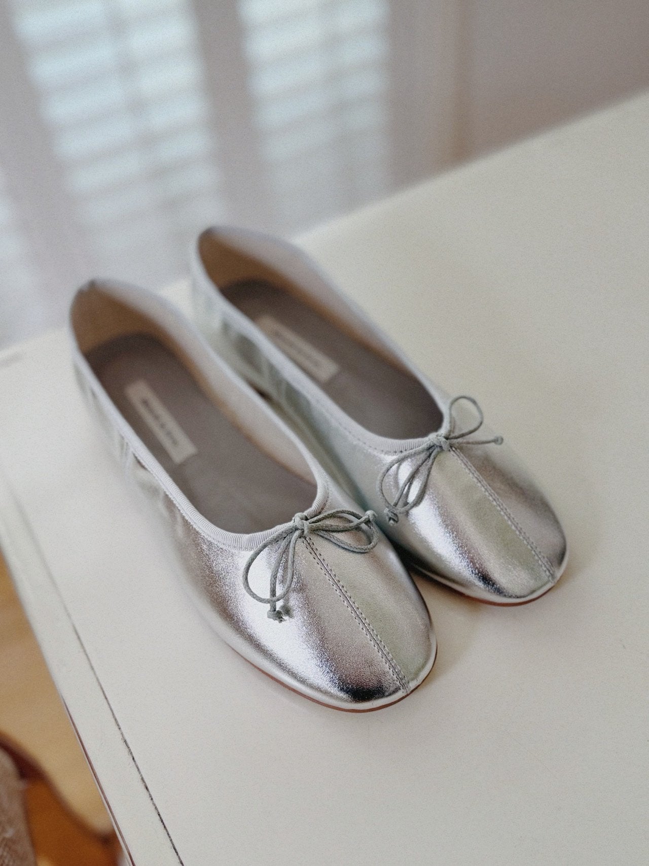 Cozy Ribbon Flat