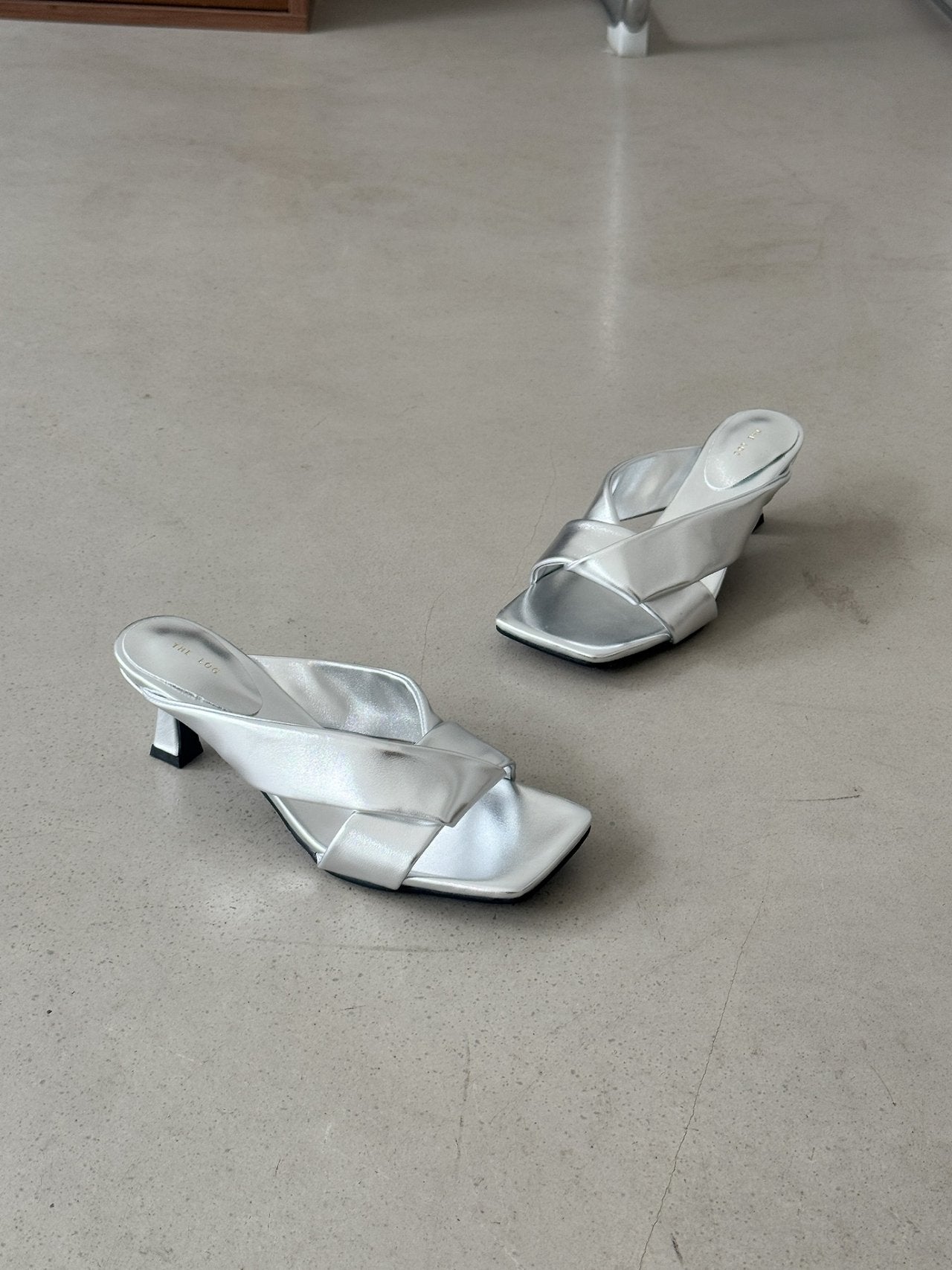 Bordeaux Twisted Noir mule