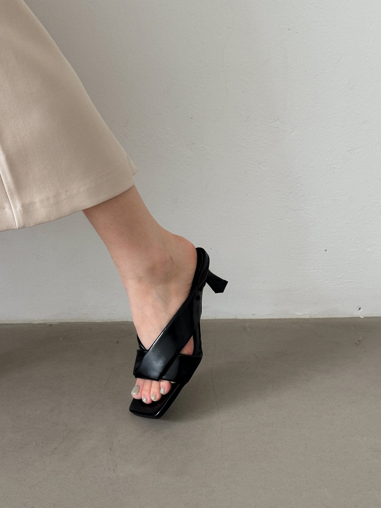 Bordeaux Twisted Noir mule