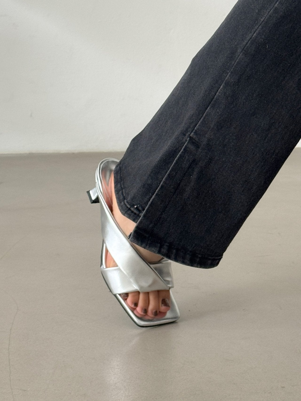 Bordeaux Twisted Noir mule