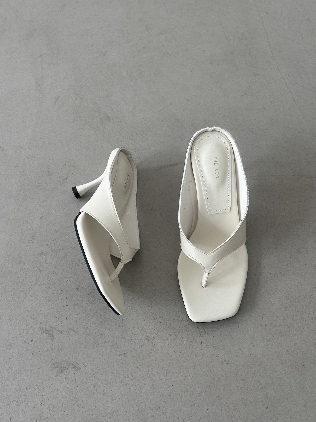Simple Square Line Hill Mule