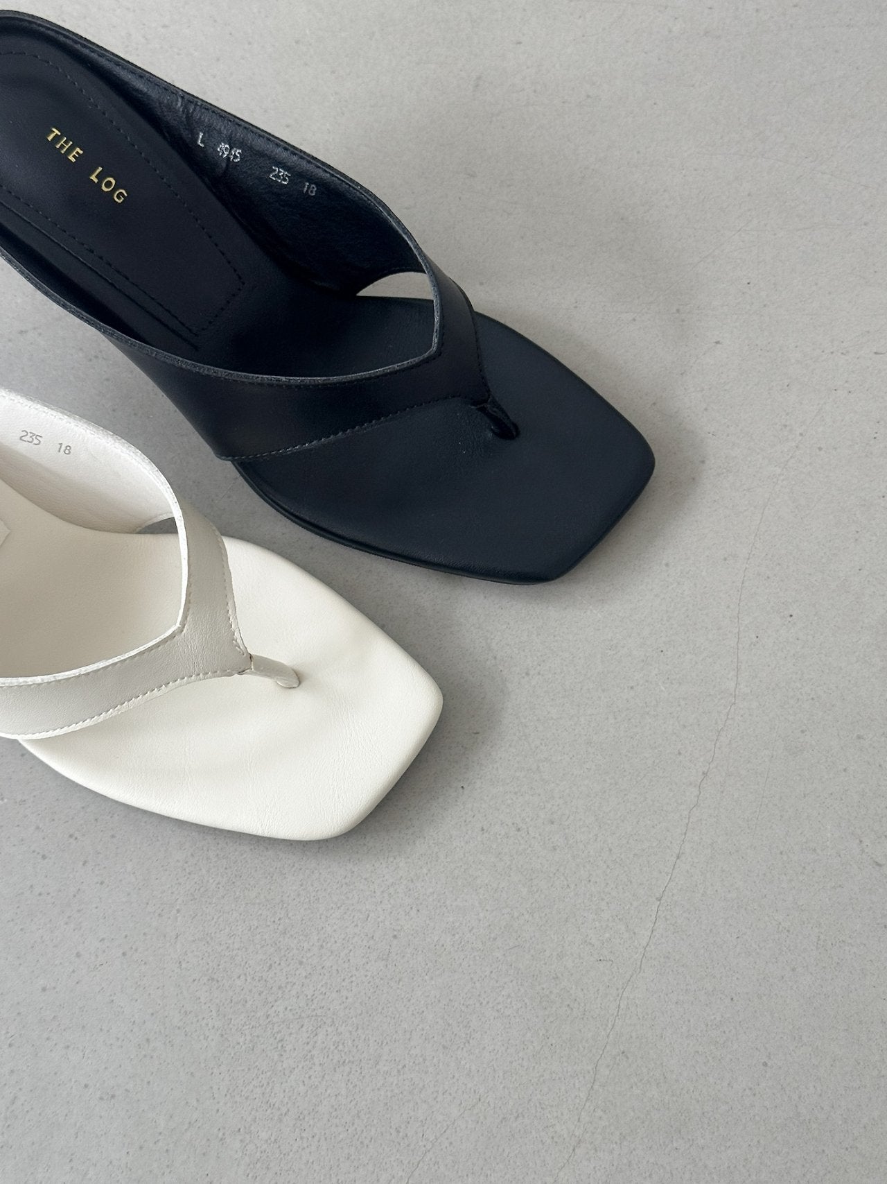Simple Square Line Hill Mule