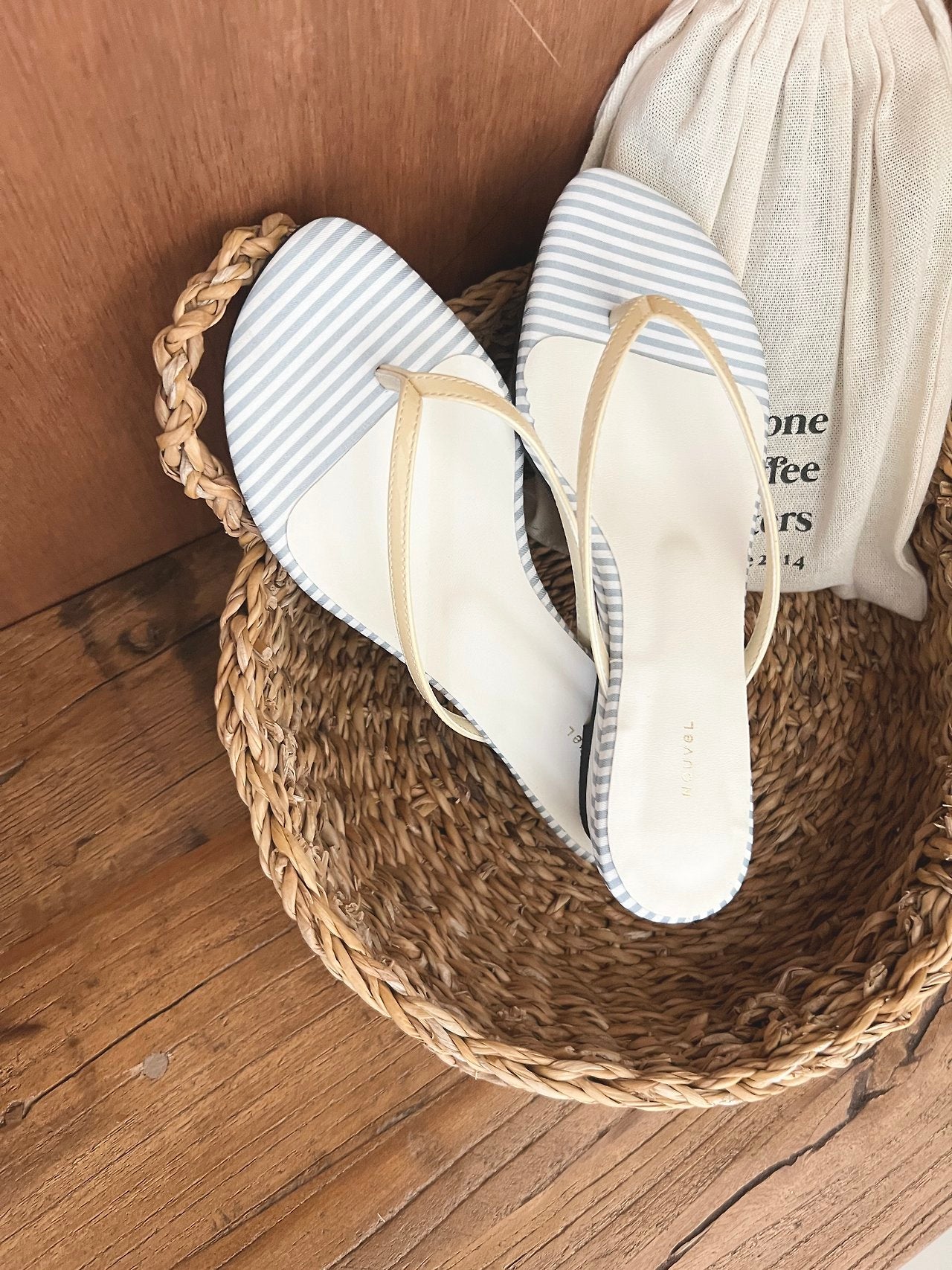 Stripe wedge slippers