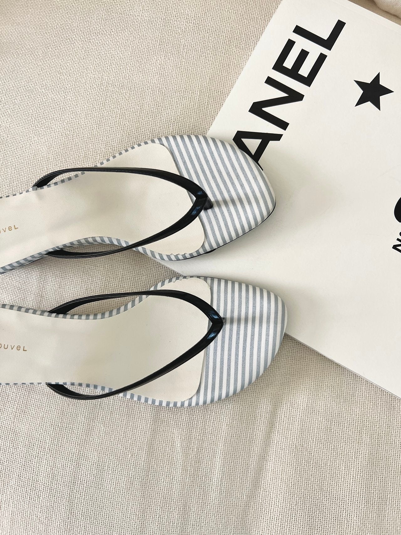 Stripe wedge slippers