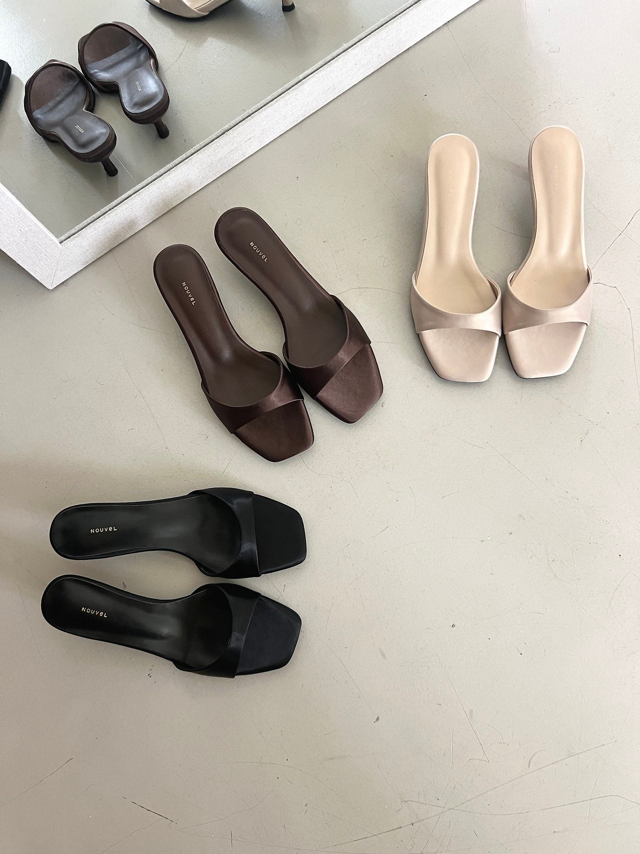 Satin 3-meter middle heel mule