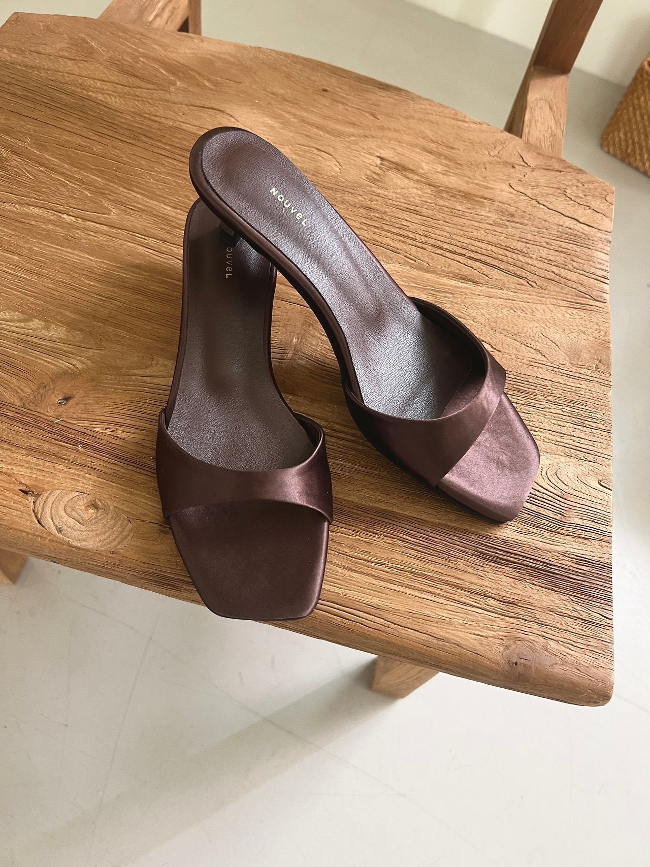 Satin 3-meter middle heel mule