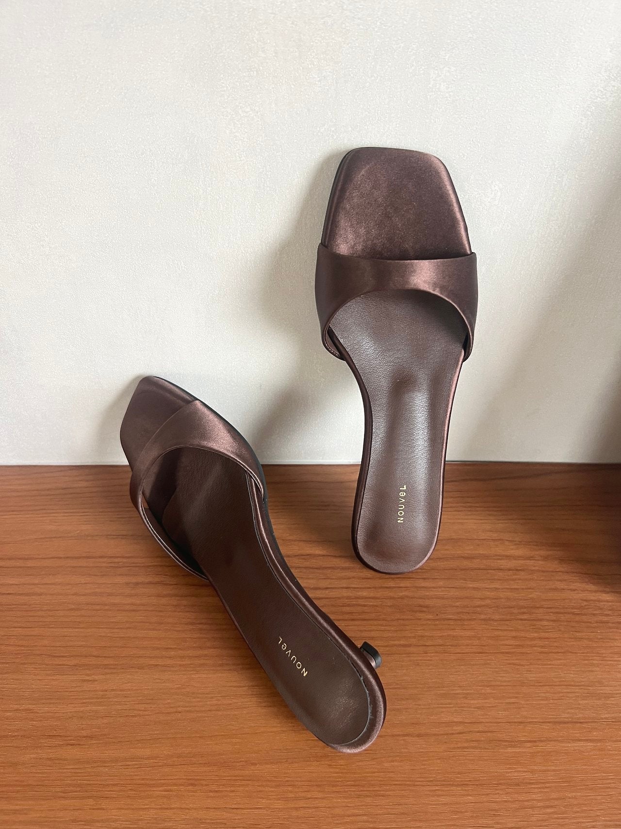 Satin 3-meter middle heel mule
