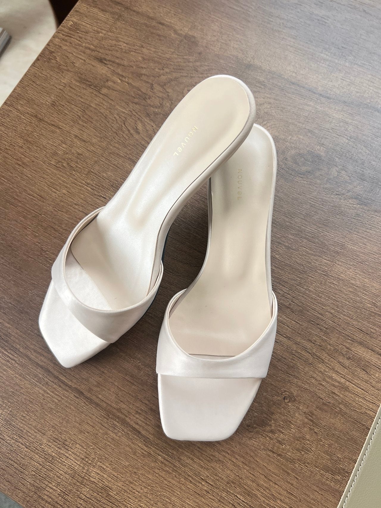 Satin 3-meter middle heel mule
