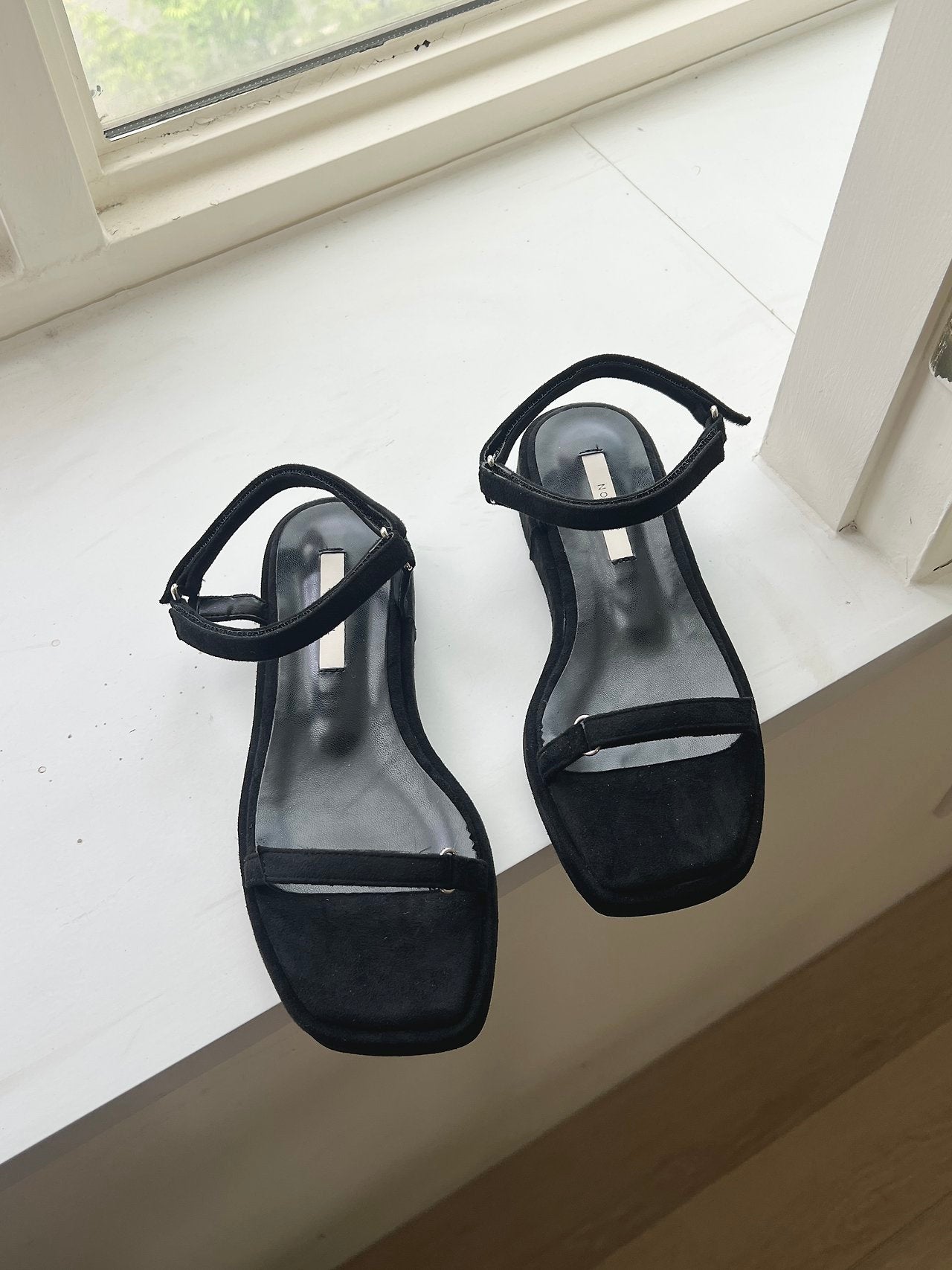 Velcro Suede 3 cm Whole Hoop Sandals