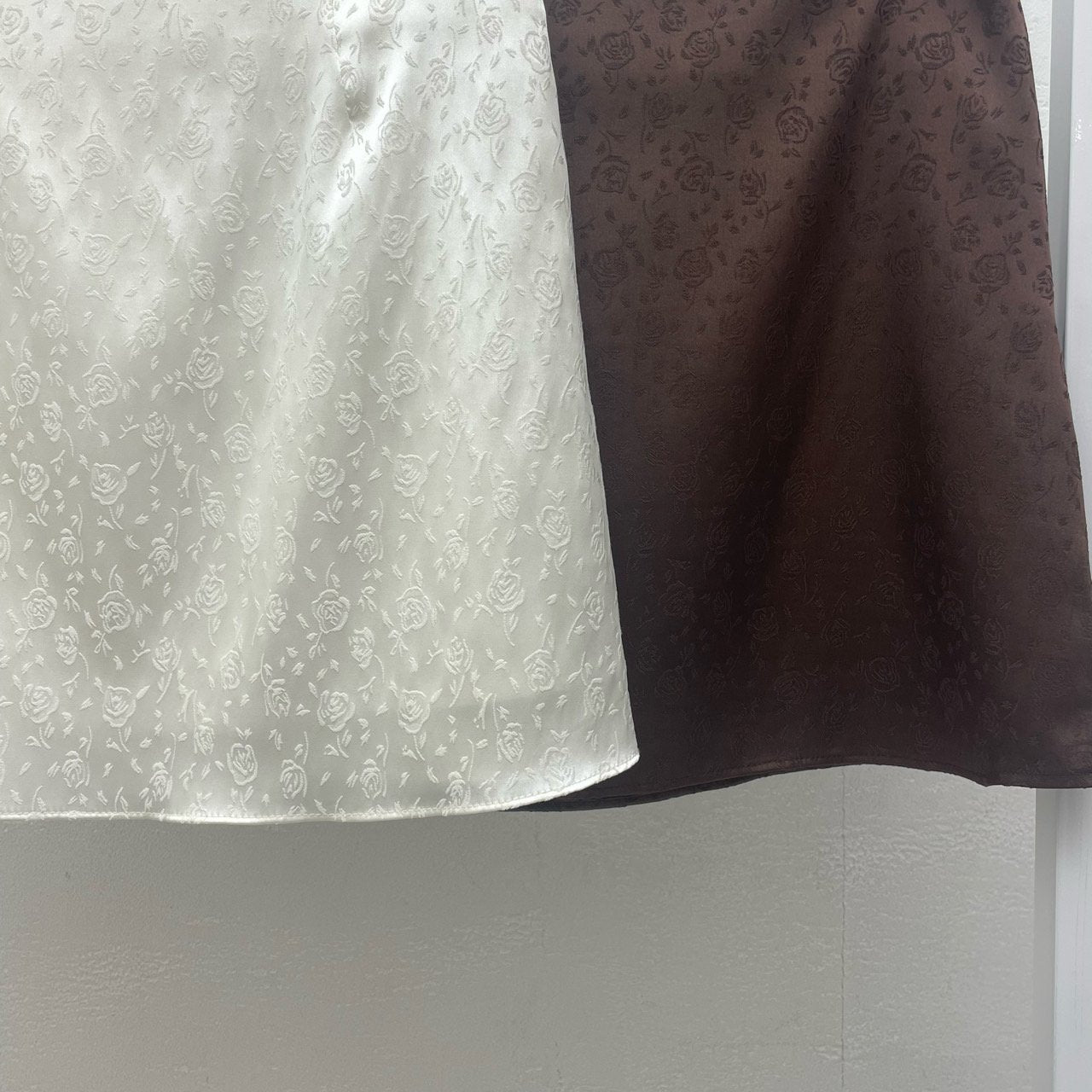 deondo rose satin skirt-3col