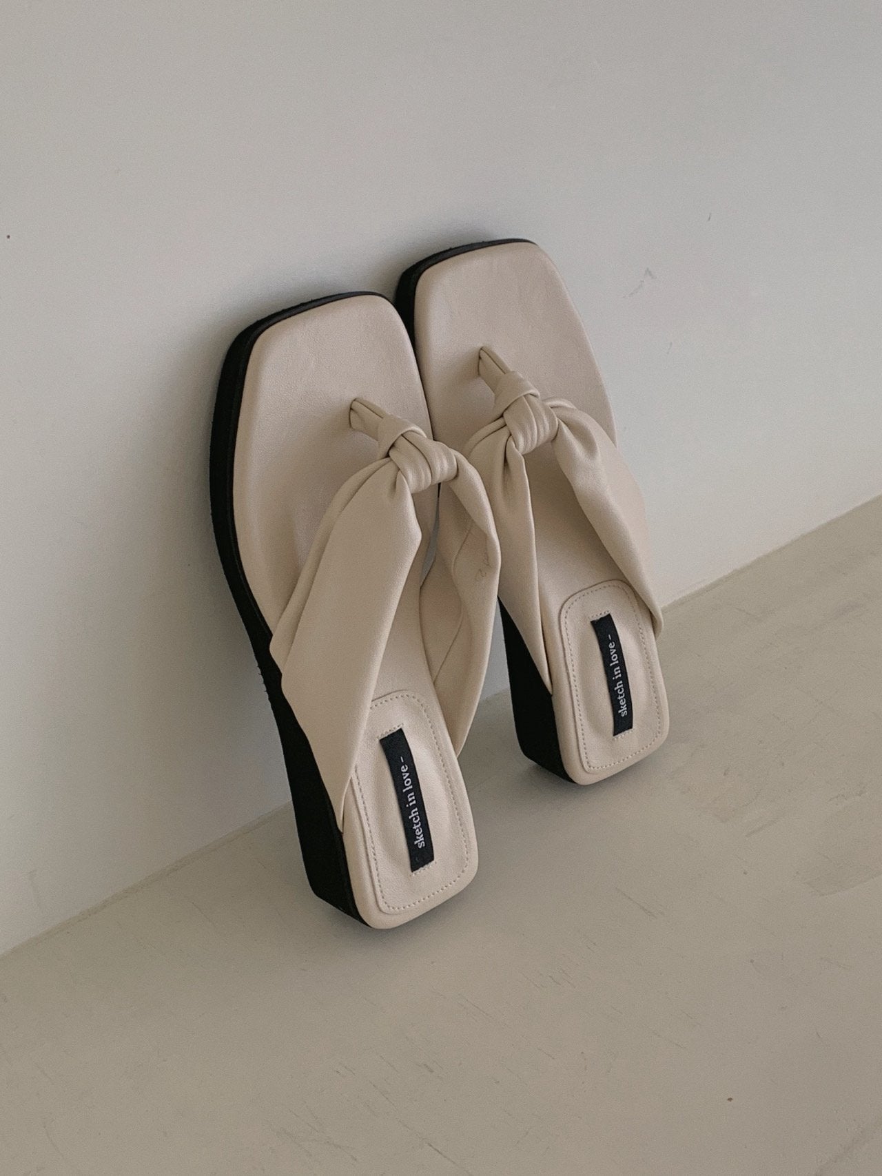 Cream Puff Platform Flip