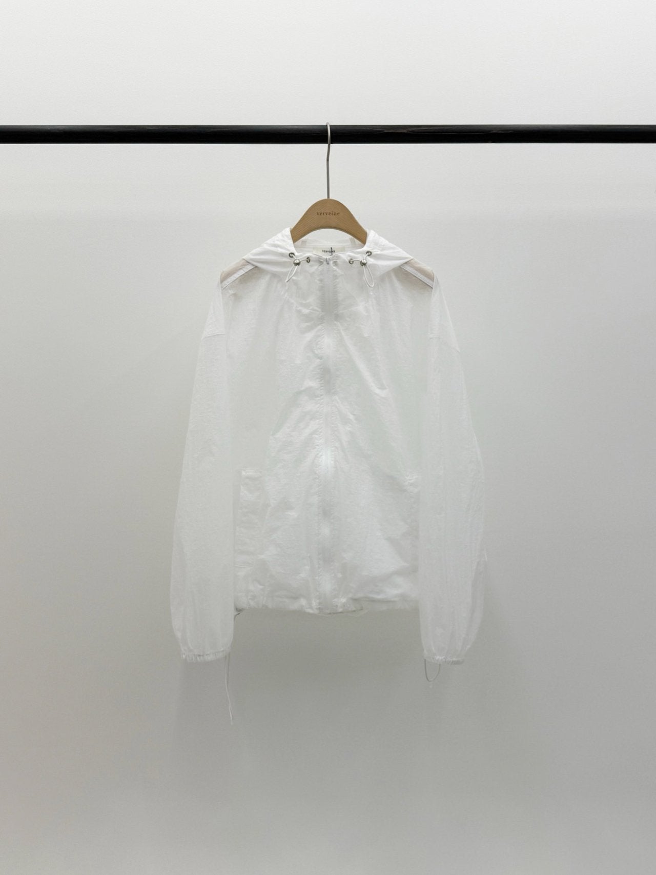 Noah wind breaker-2col