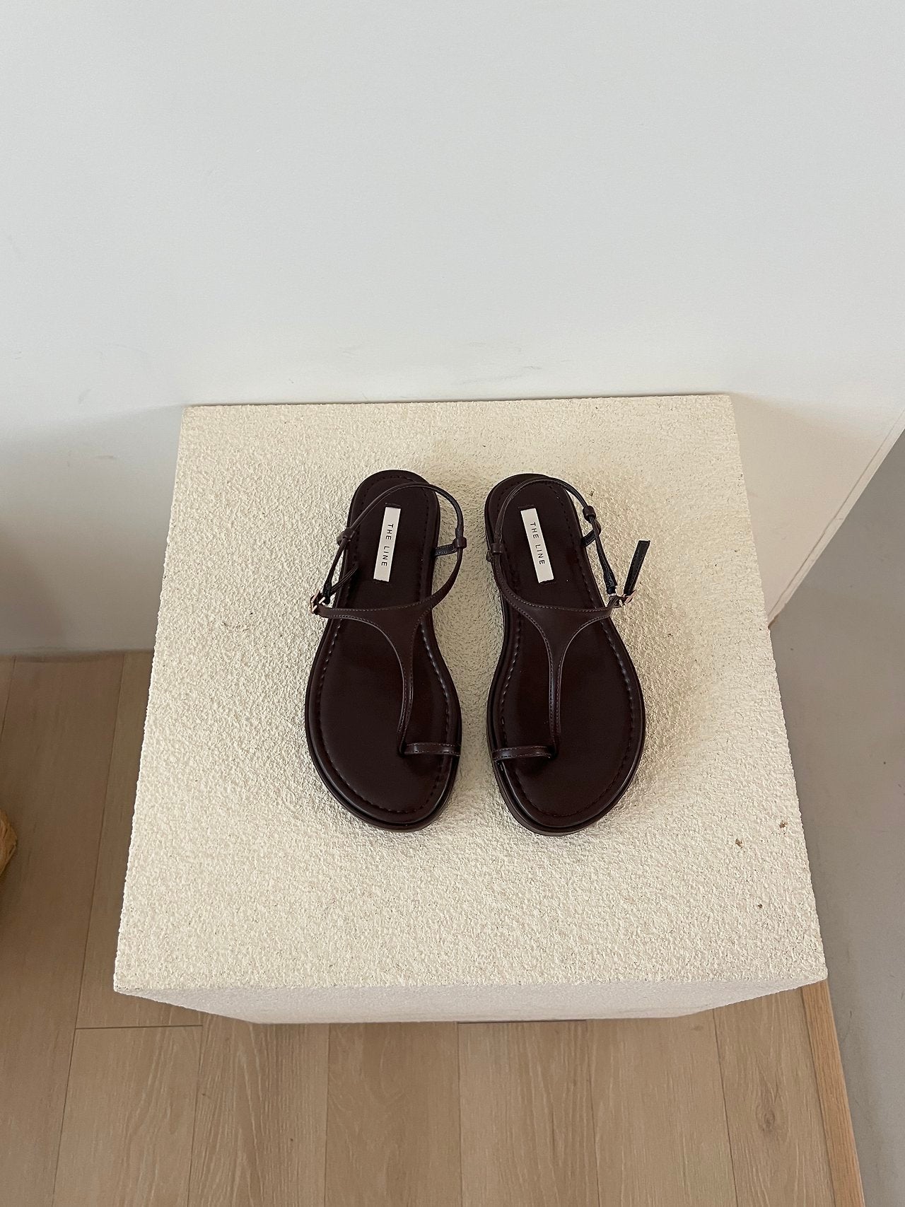 Mini Tongue Thumbs Sandals