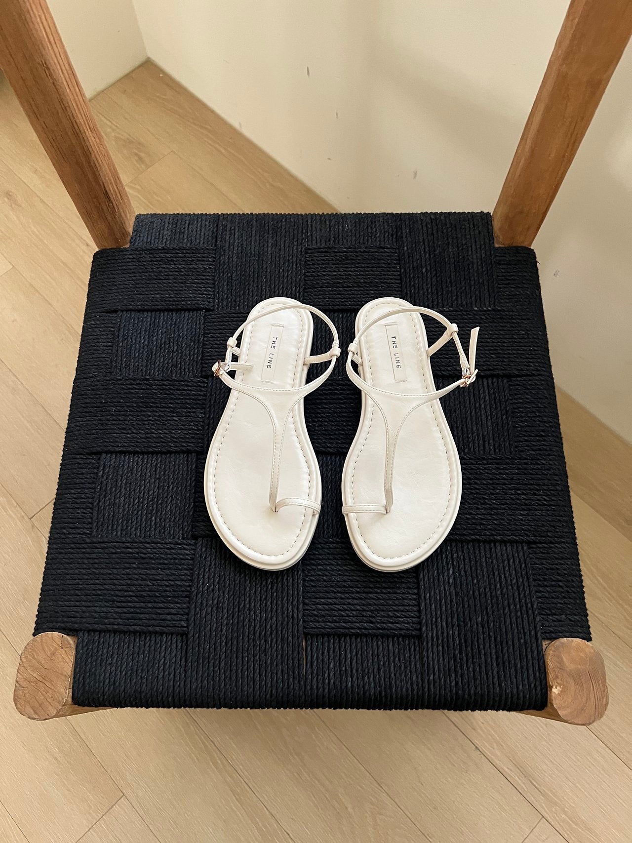 Mini Tongue Thumbs Sandals
