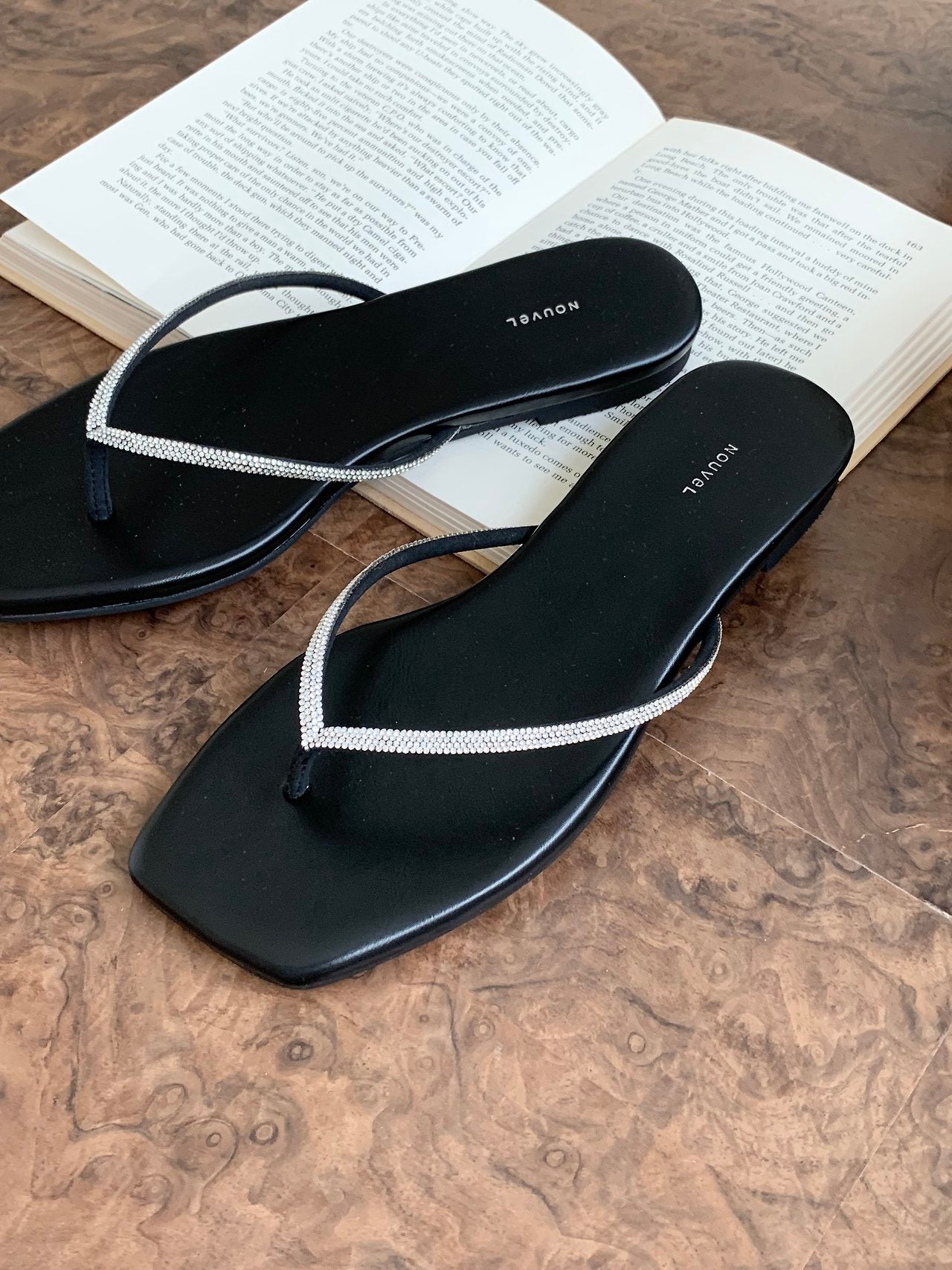 Twinkle flip slippers
