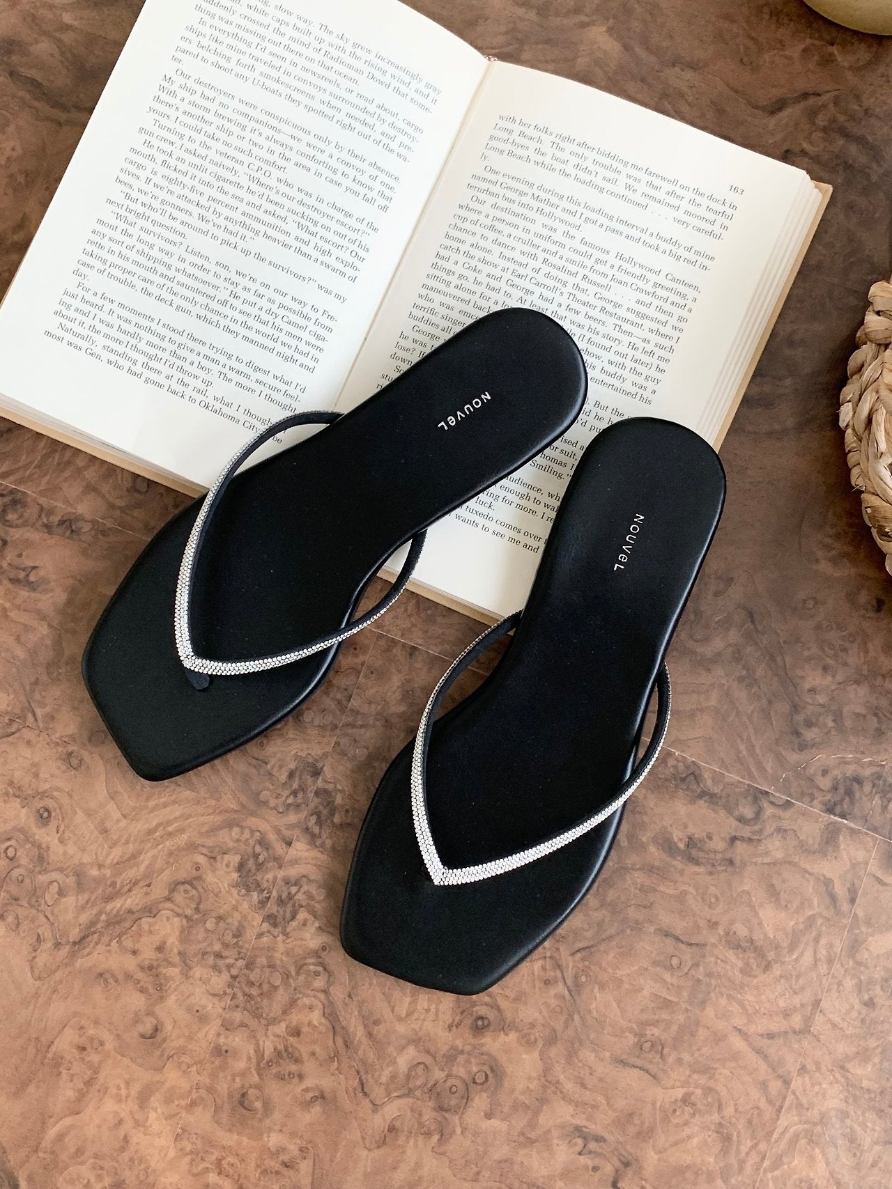 Twinkle flip slippers