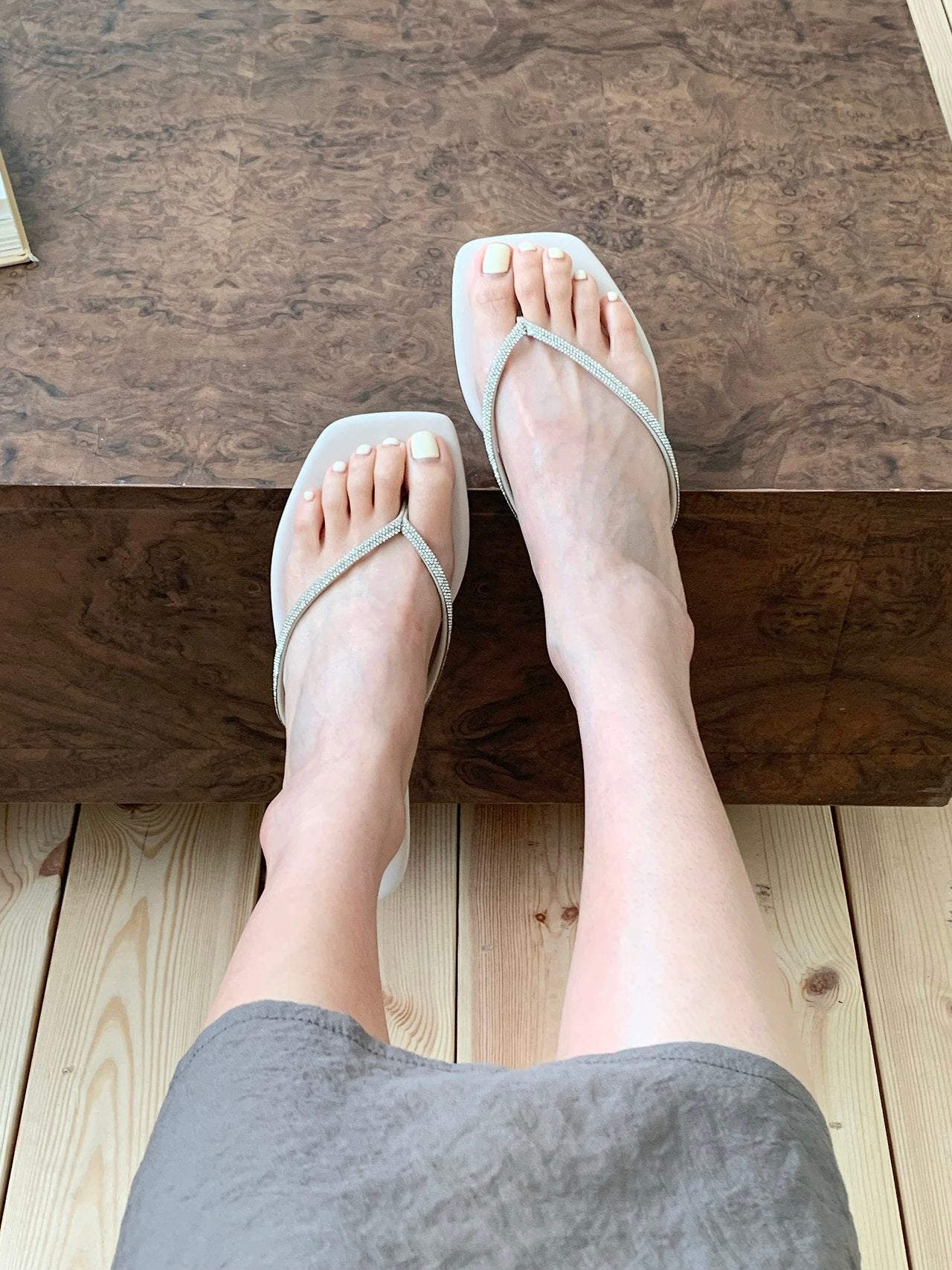 Twinkle flip slippers