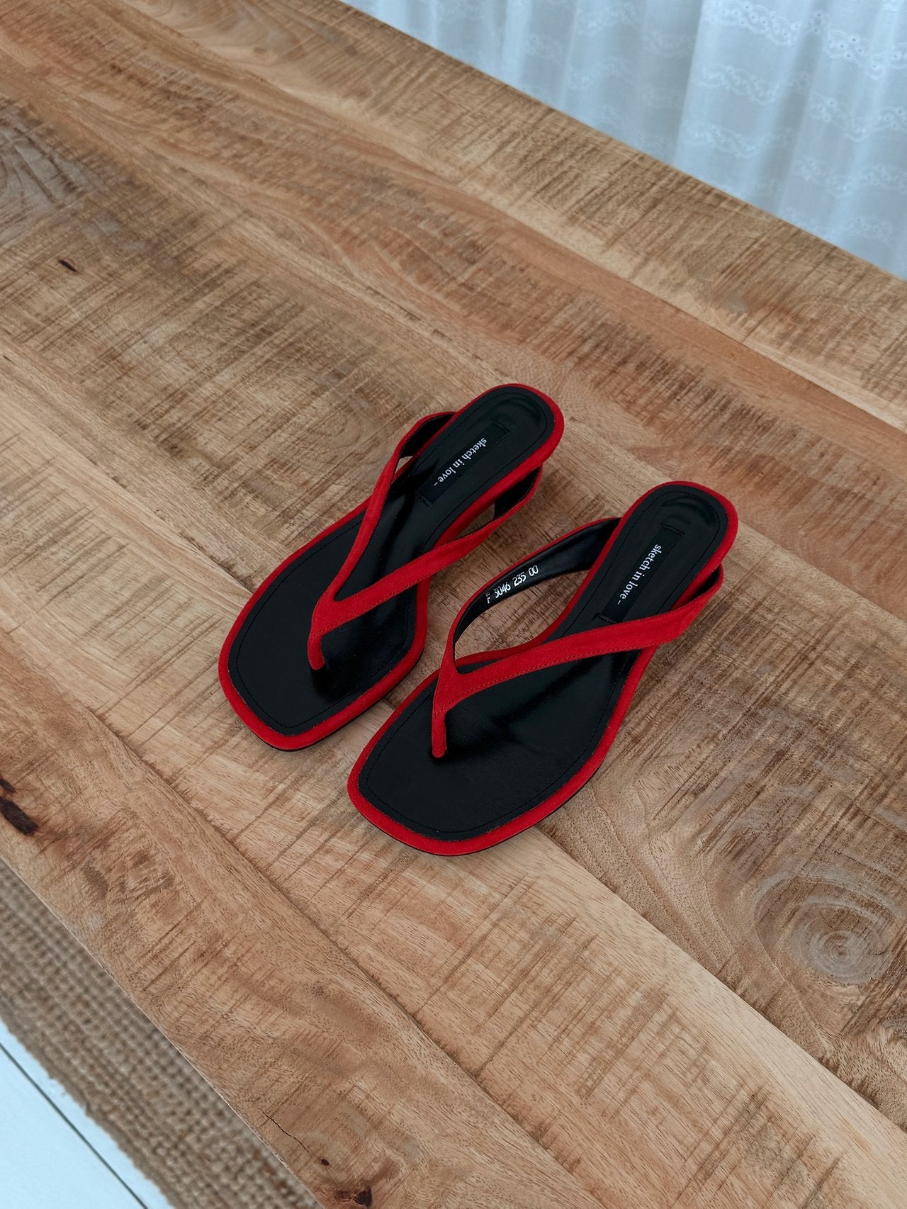 Rouge Flip-Flop Mule