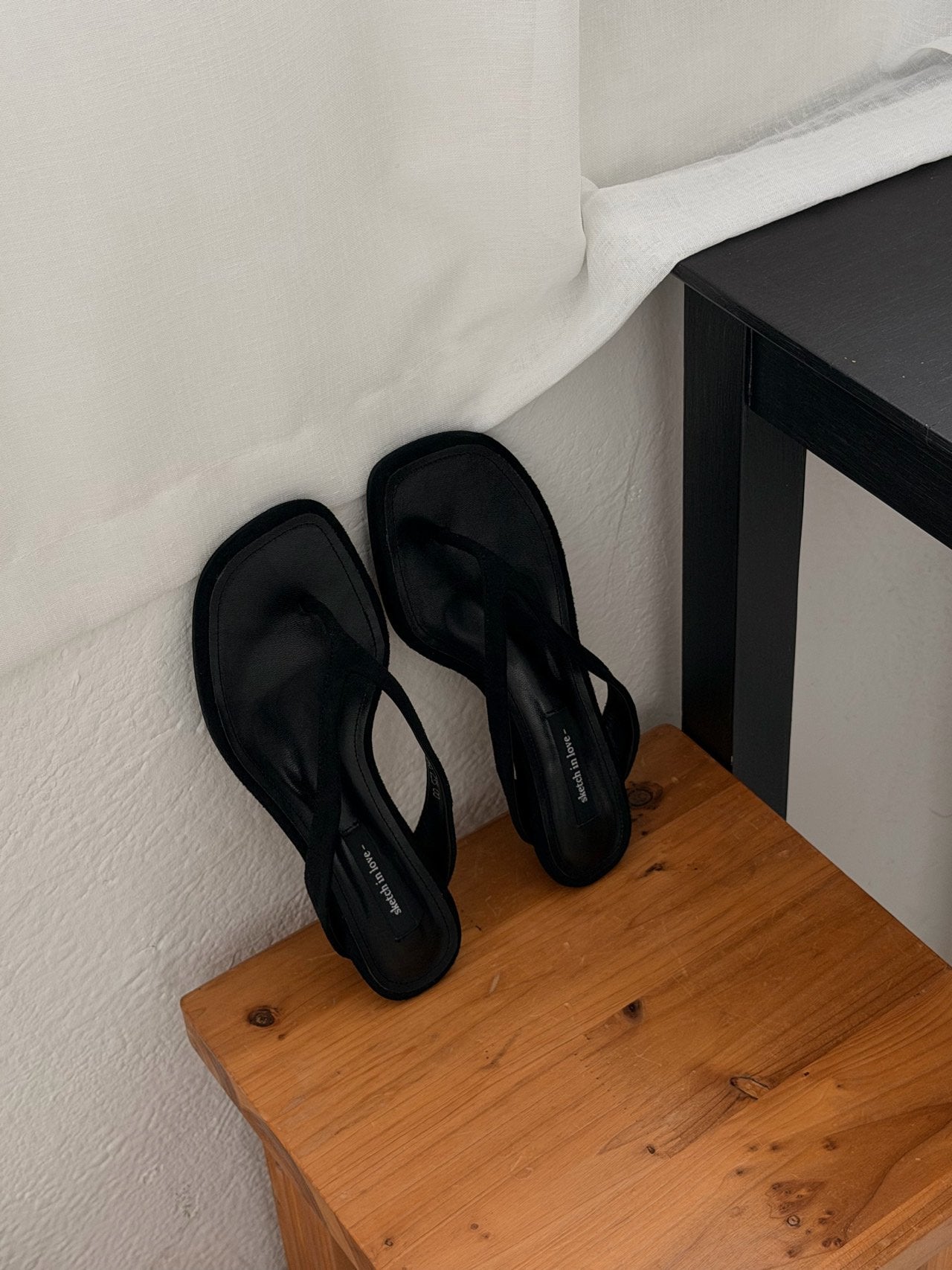 Rouge Flip-Flop Mule