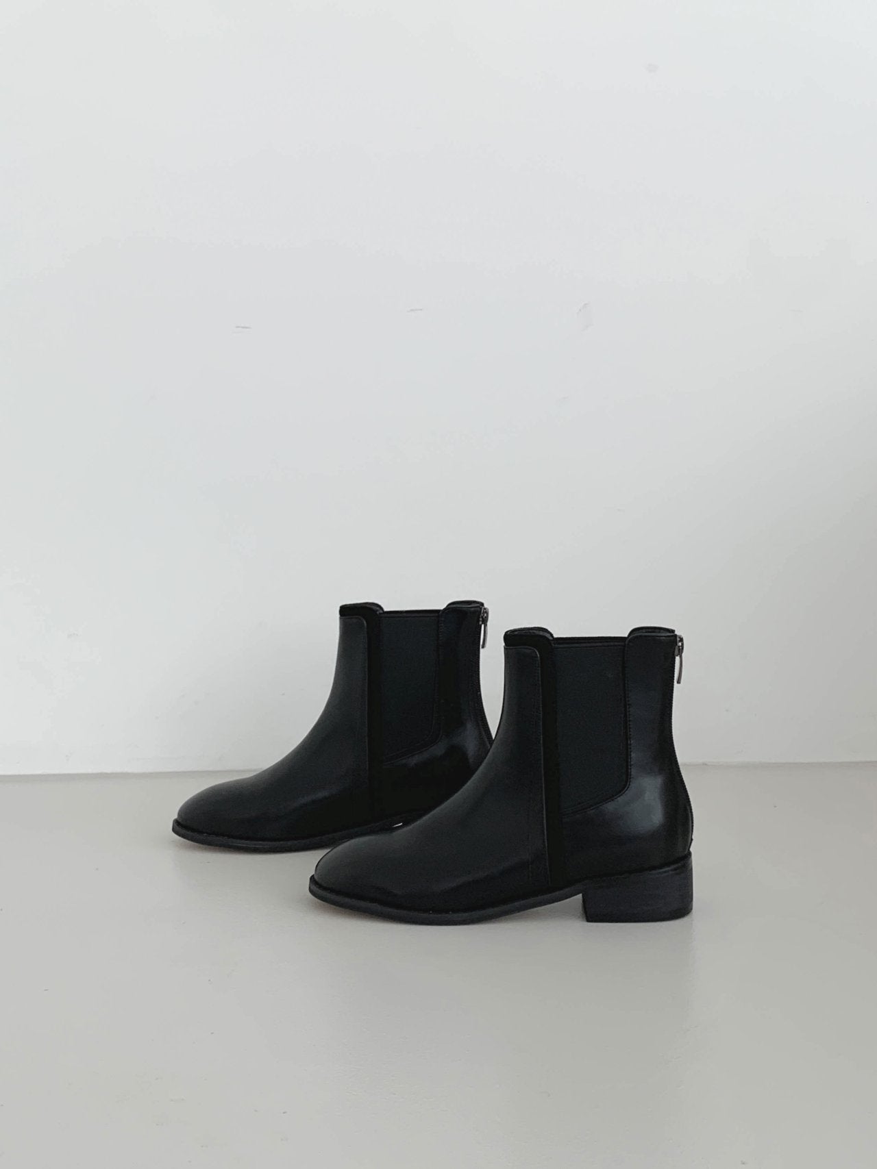 Black banding chelsea ankle boots