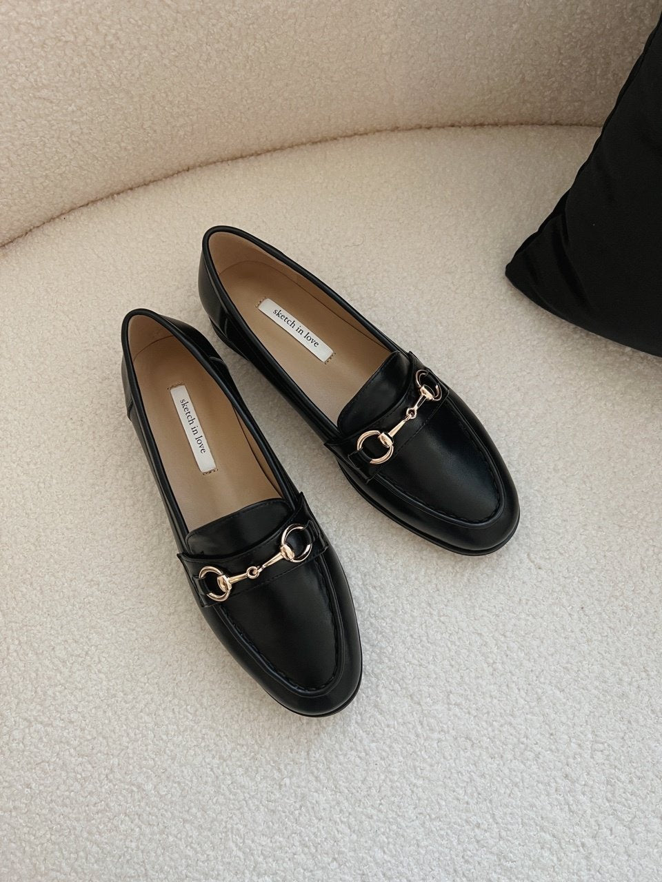 buckle-decorated loafers-3col