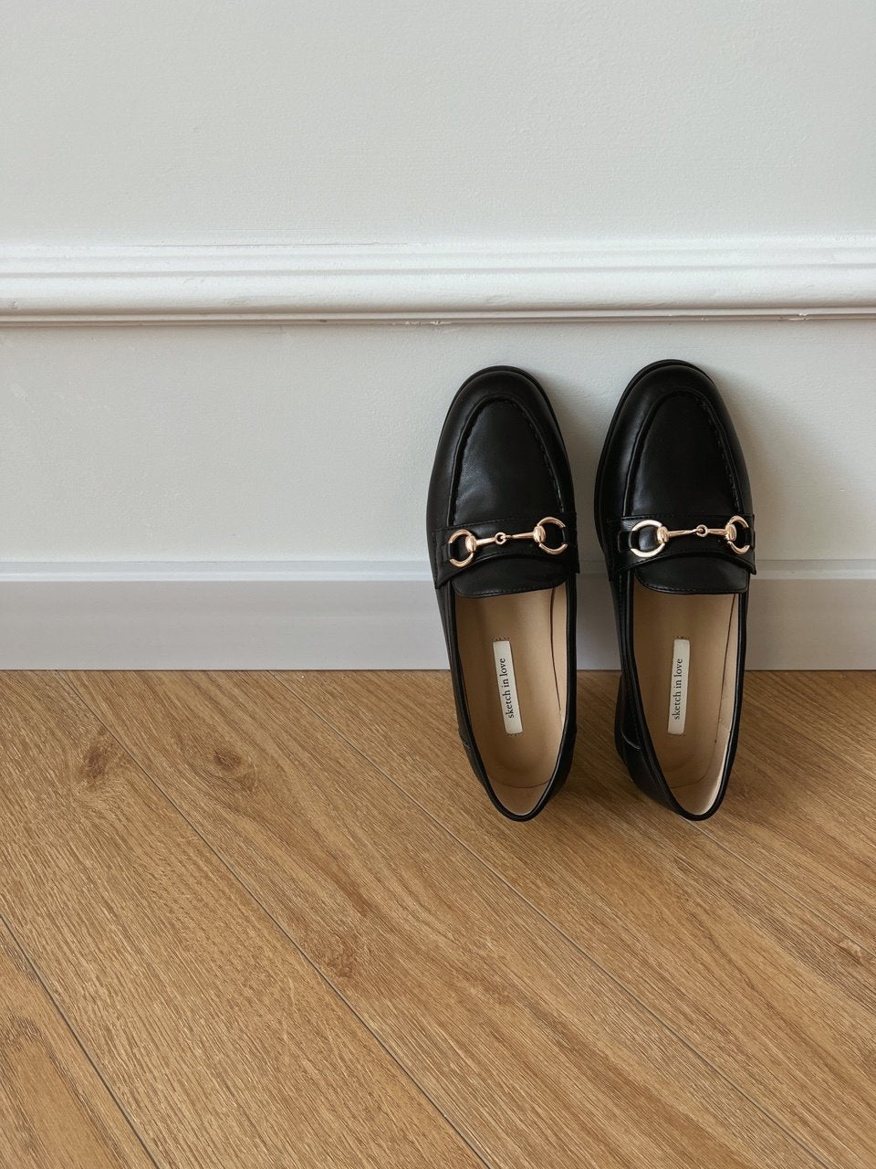 buckle-decorated loafers-3col