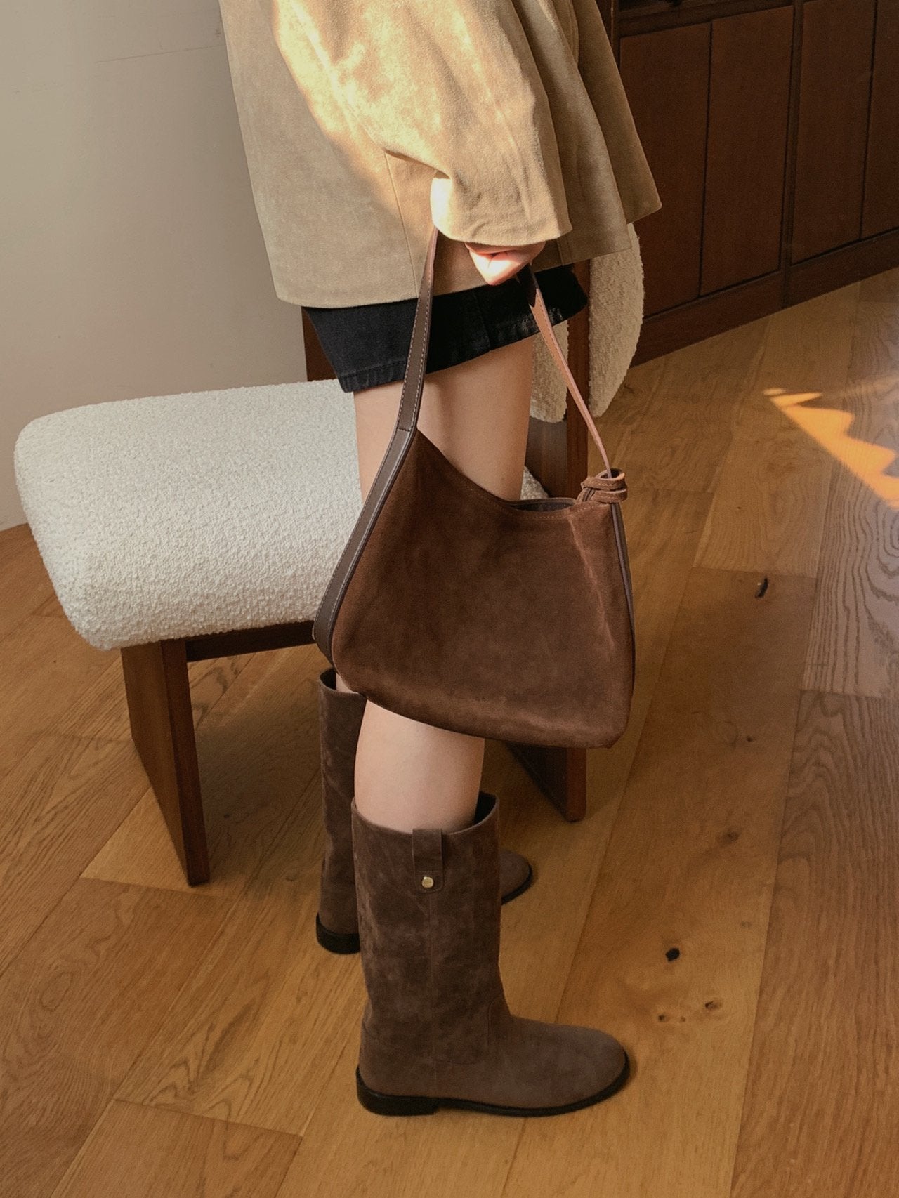 Antique Logo Basic Suede Short Boots (half version without lining)