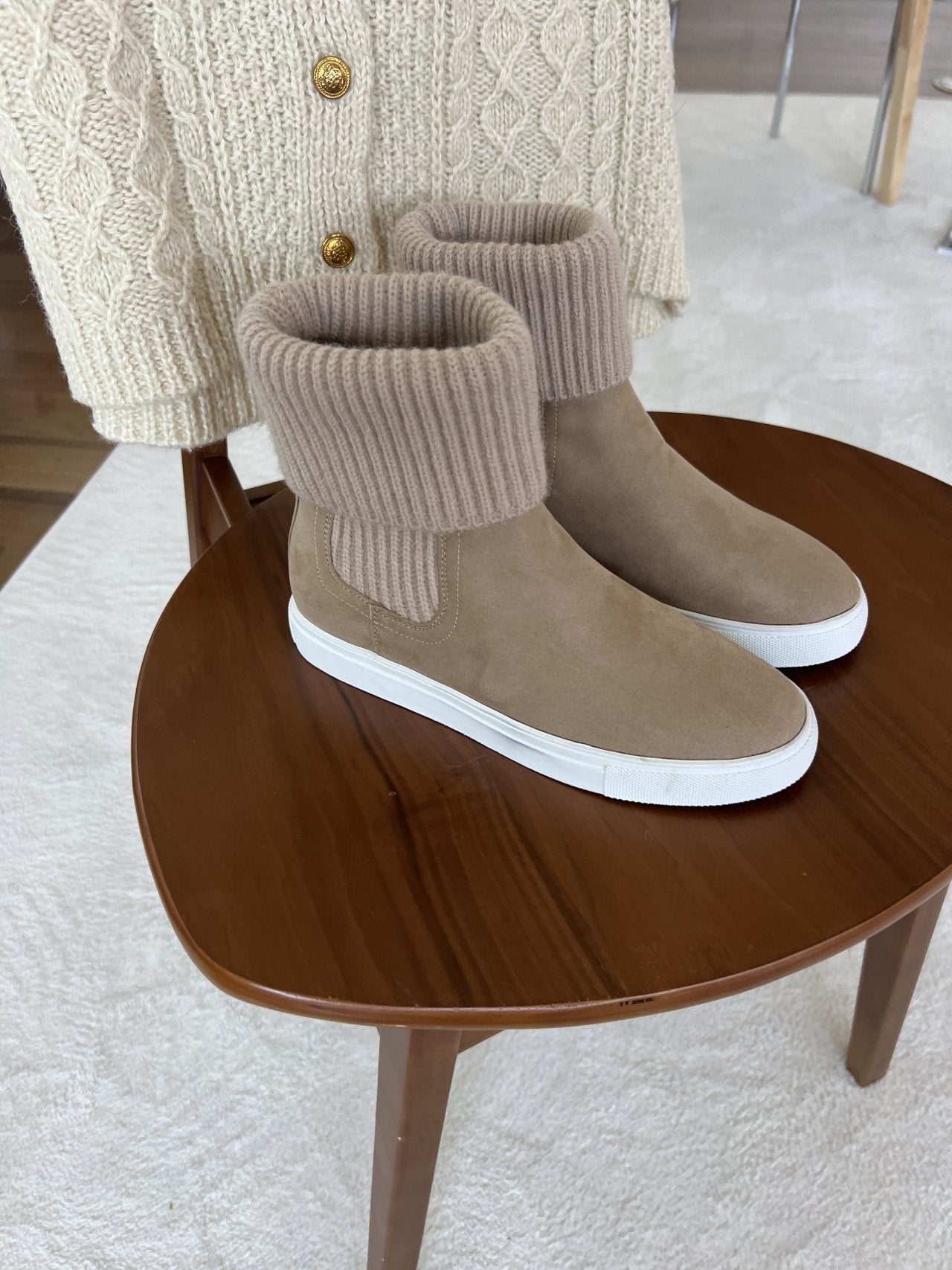 Knit banding suede ankle boots