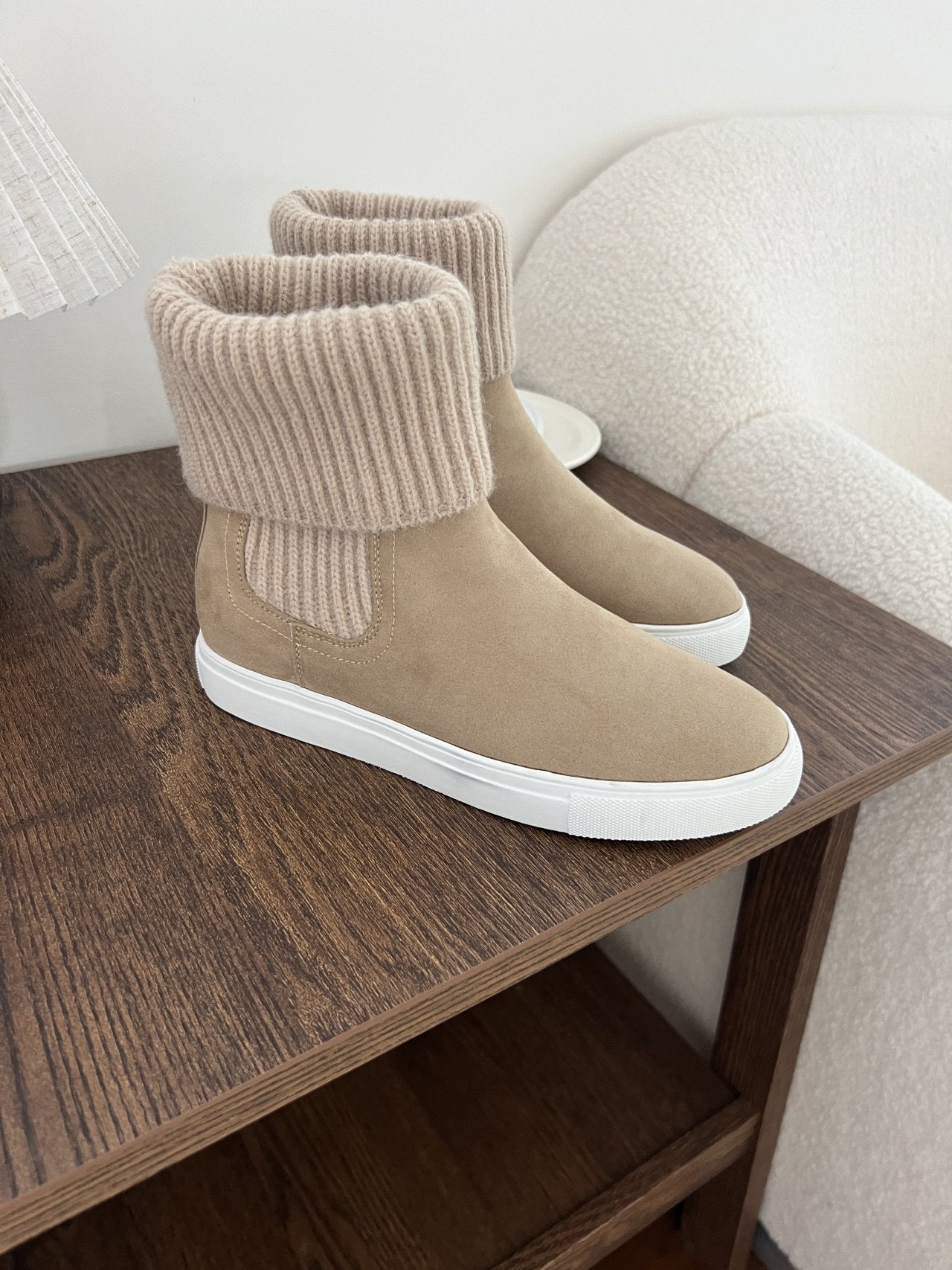 Knit banding suede ankle boots