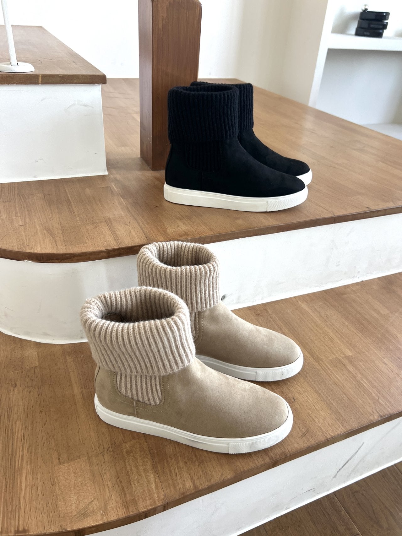 Knit banding suede ankle boots