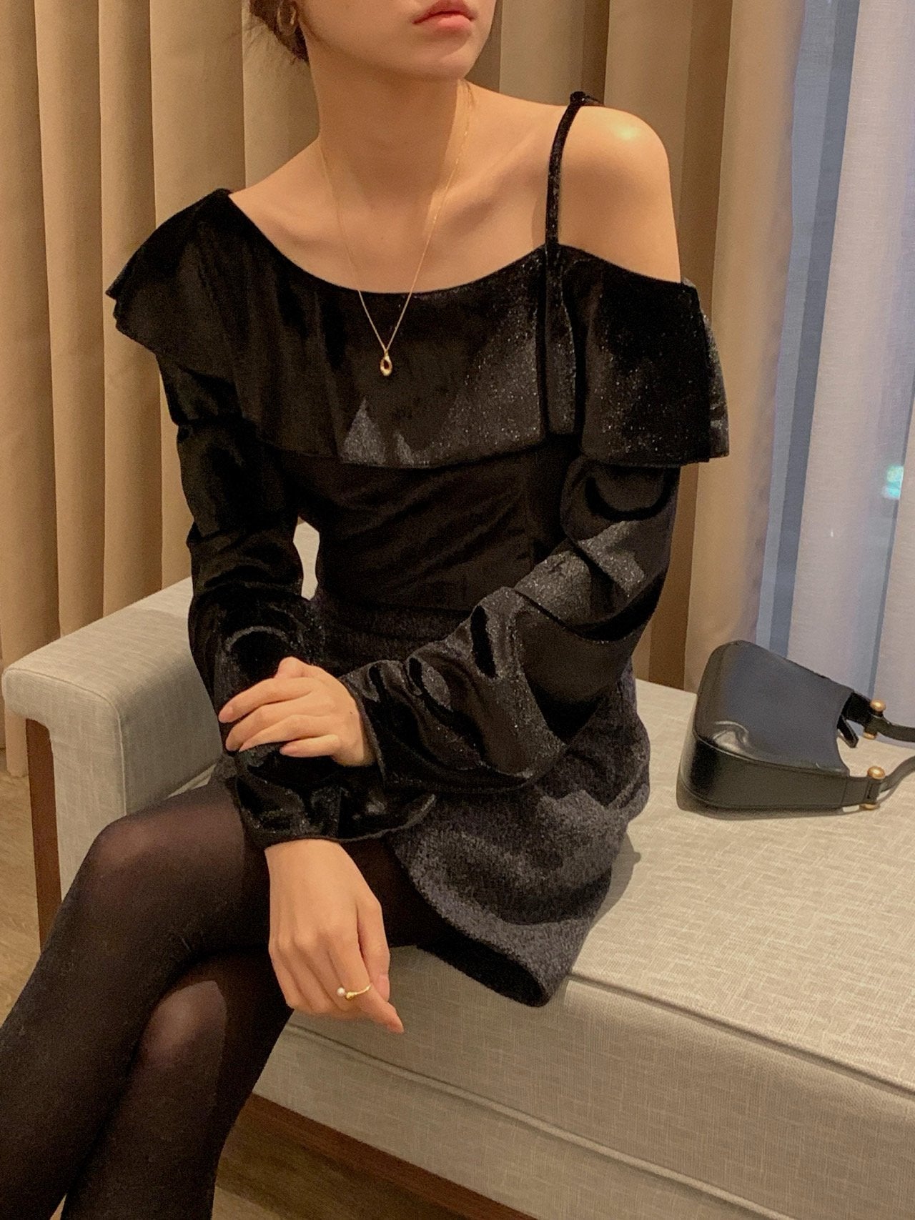 Velvet Shoulder BL