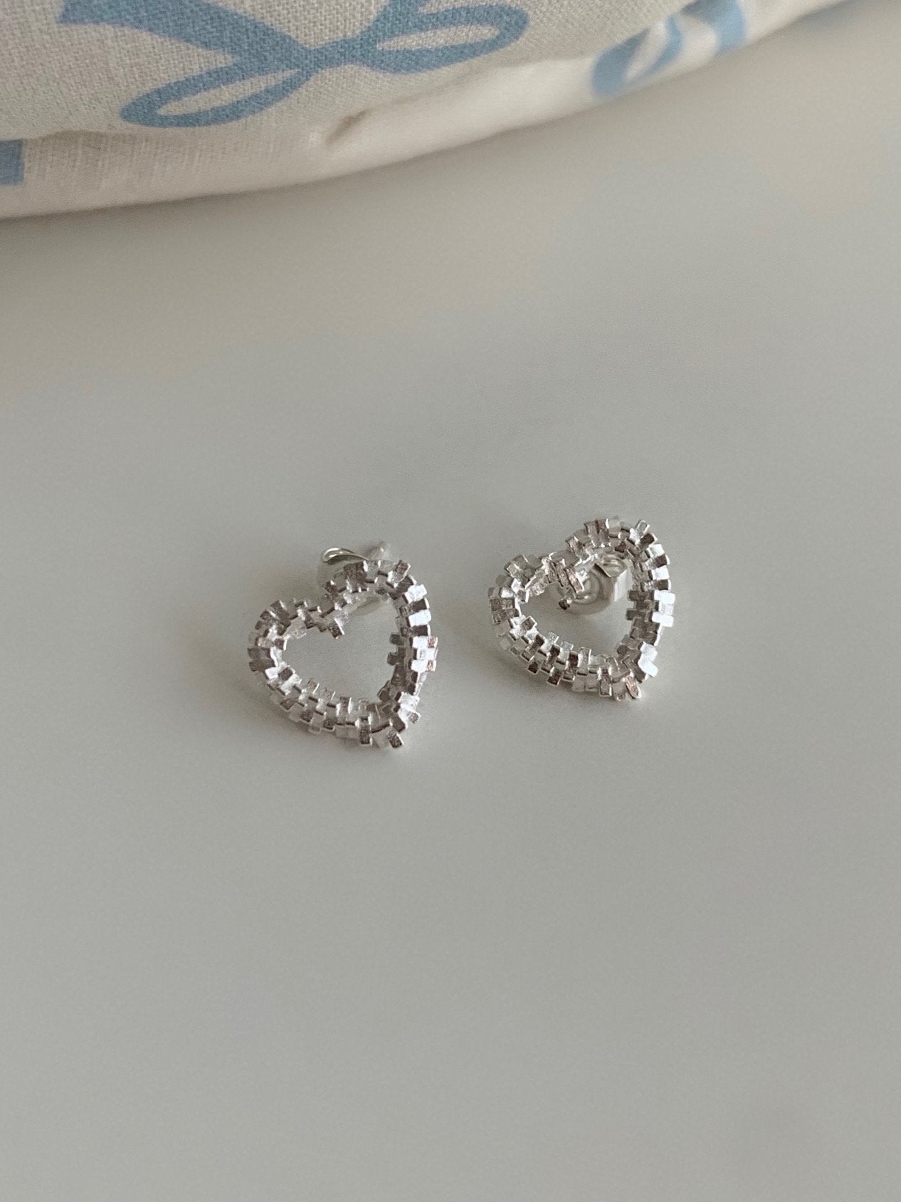 Bling heart earring