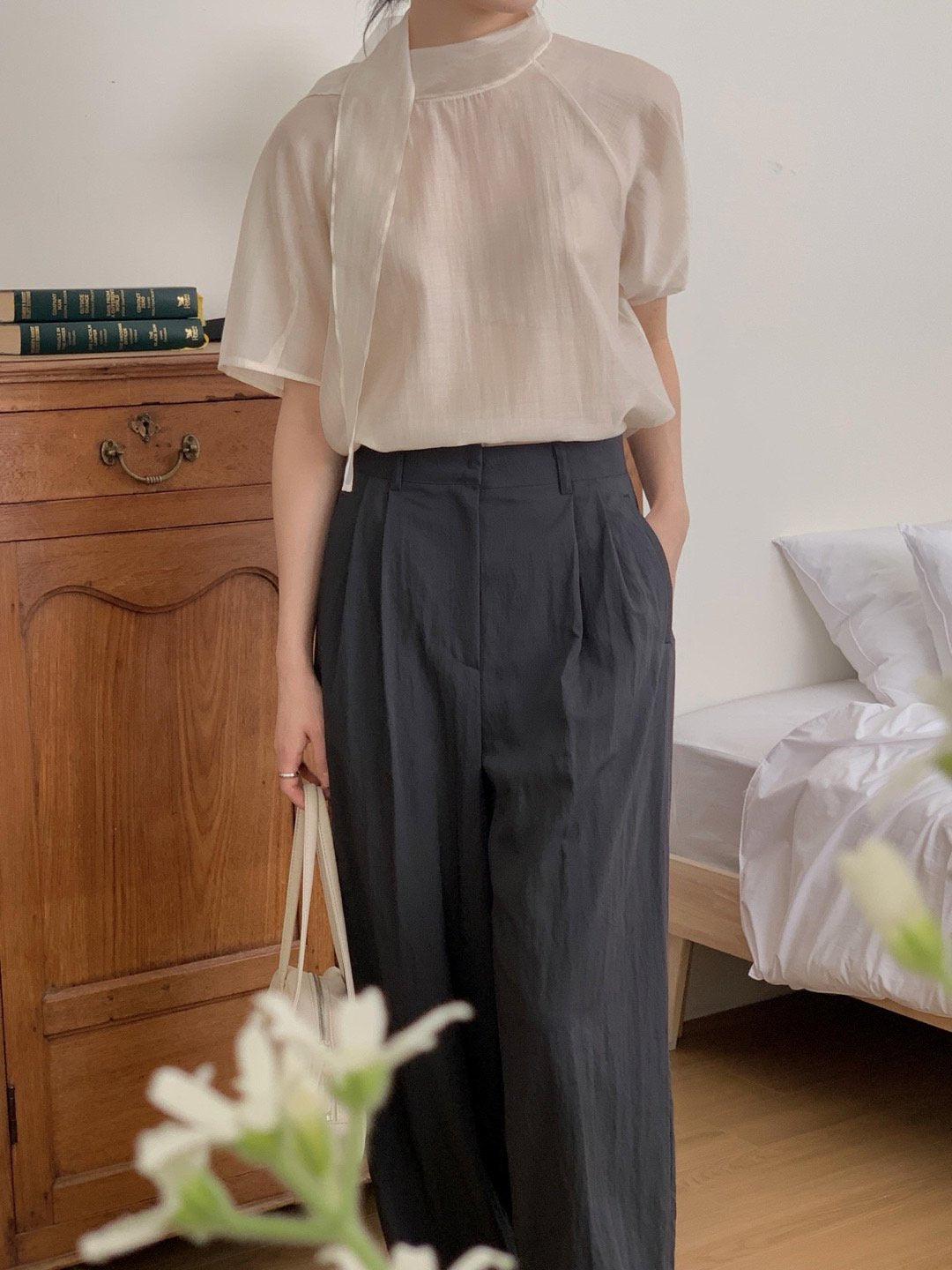 Nerse tie blouse-2col