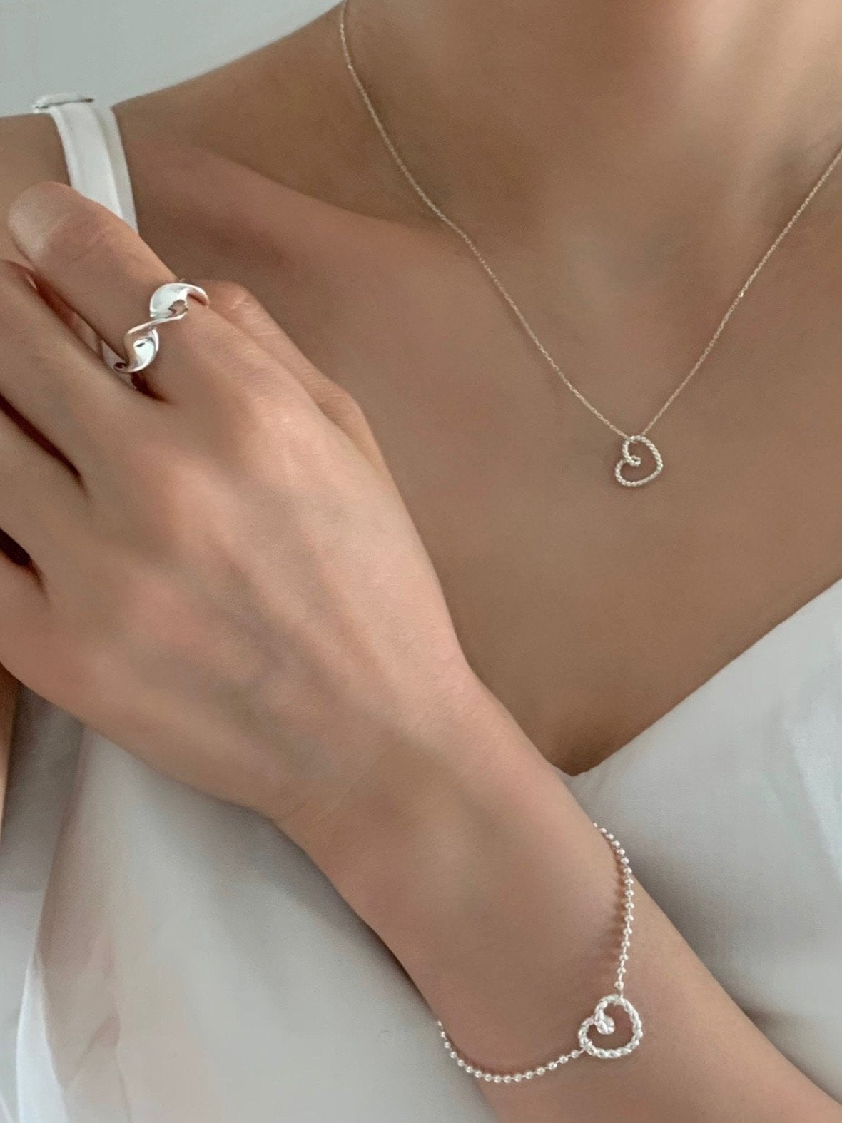 wavy ring-2col