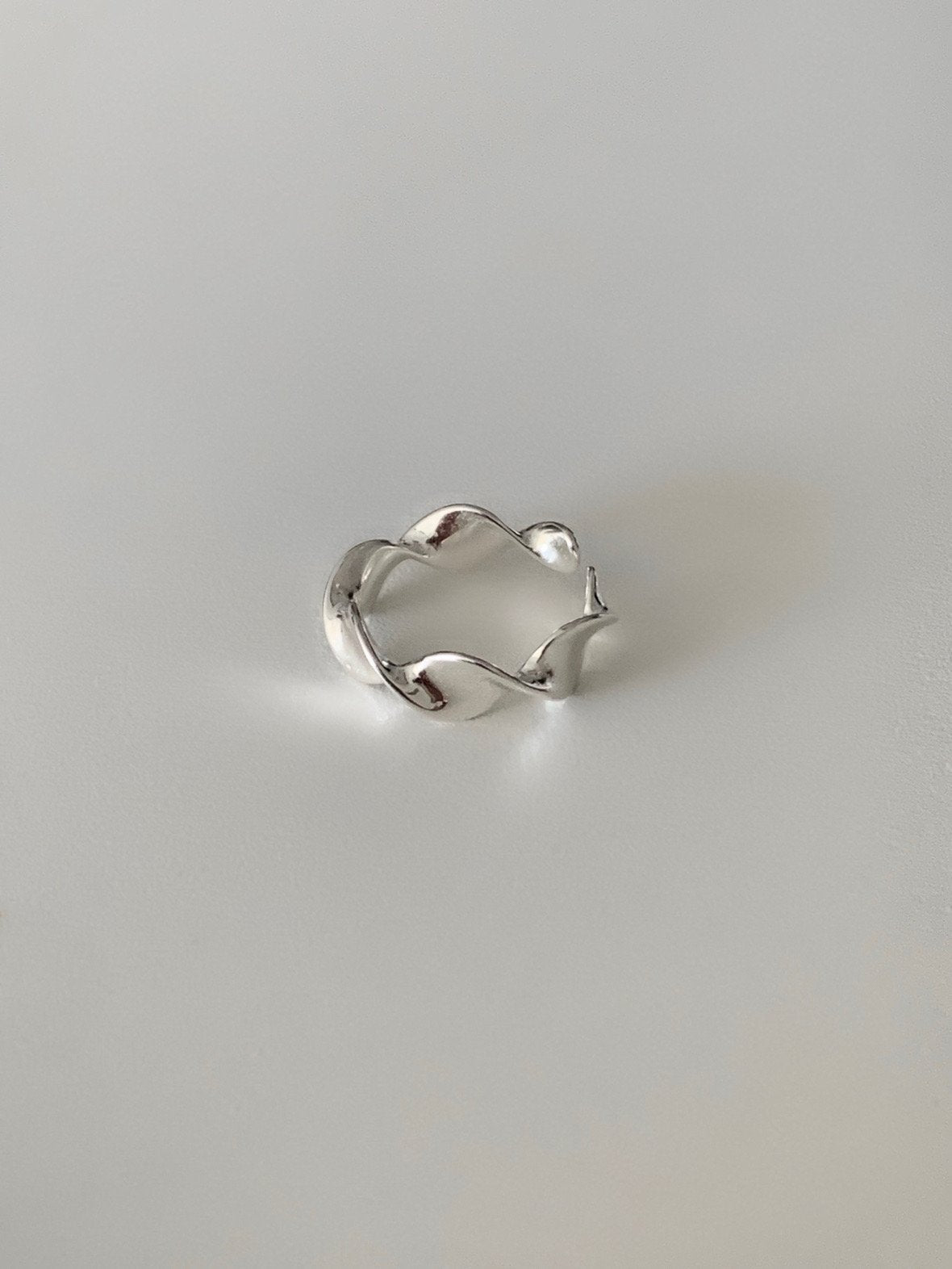 wavy ring-2col