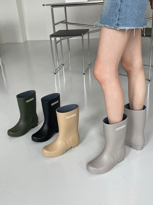 Chuchu Rain Middle Boots two
