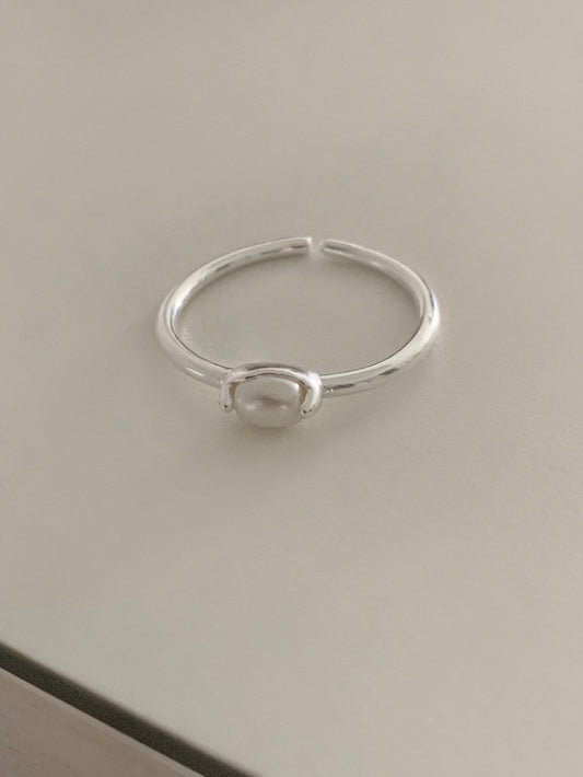 Simple pearl open ring