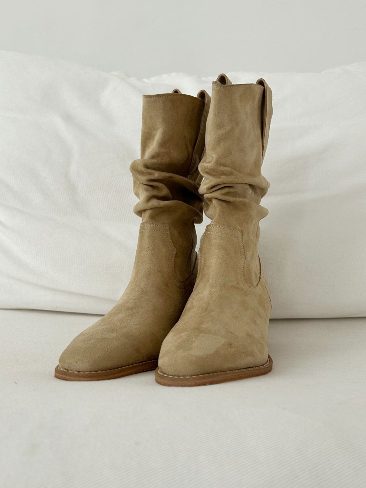 Western shirring boots