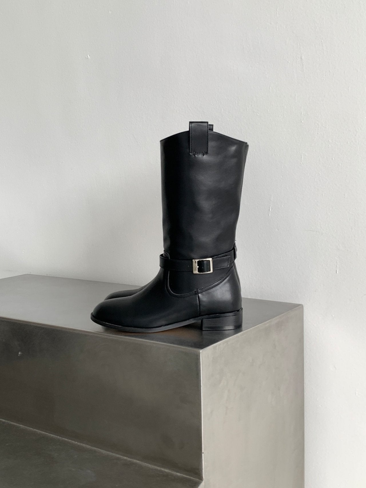 Western Classic Middle Boots
