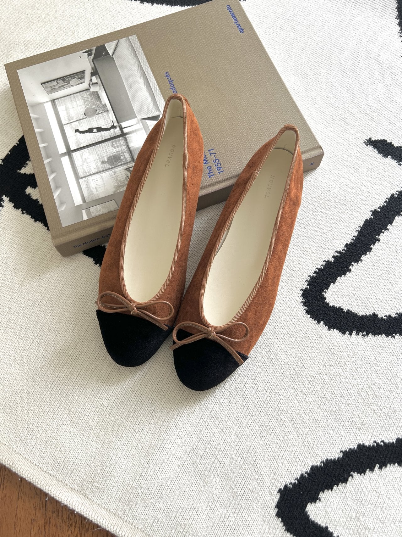 front velvet ribbon suede flat