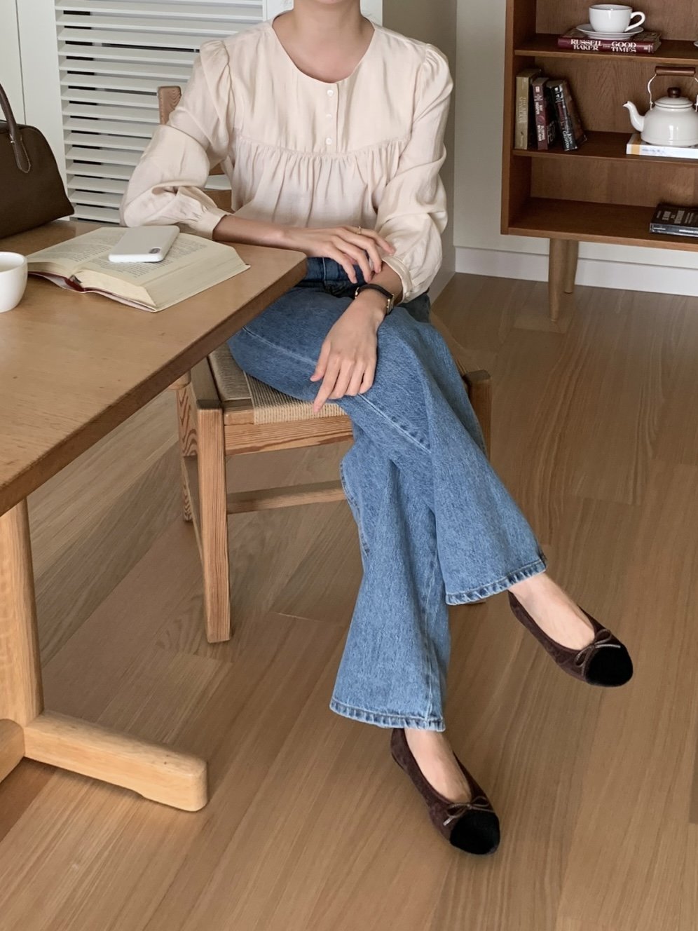 front velvet ribbon suede flat