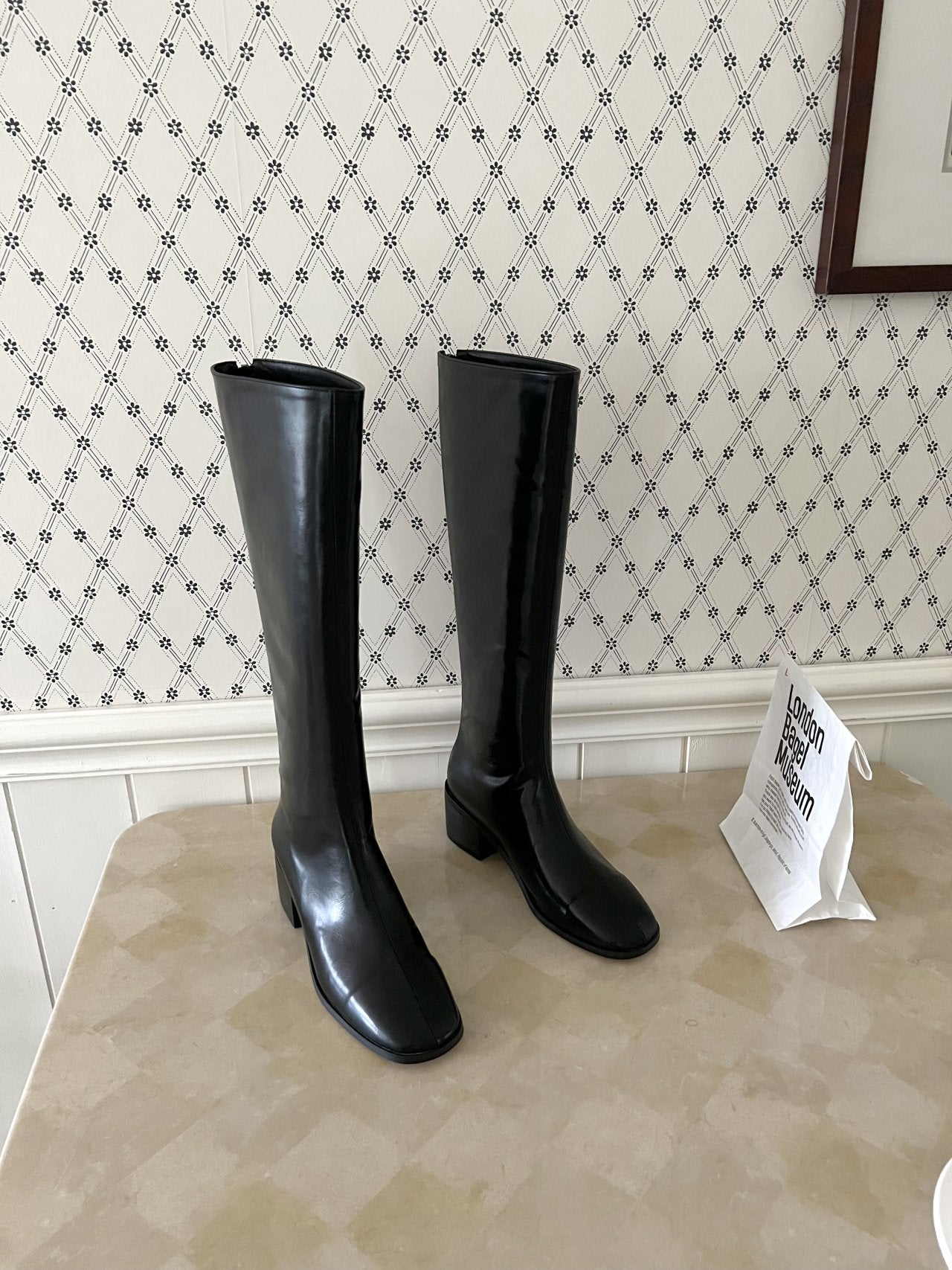 Front slit flat long boots