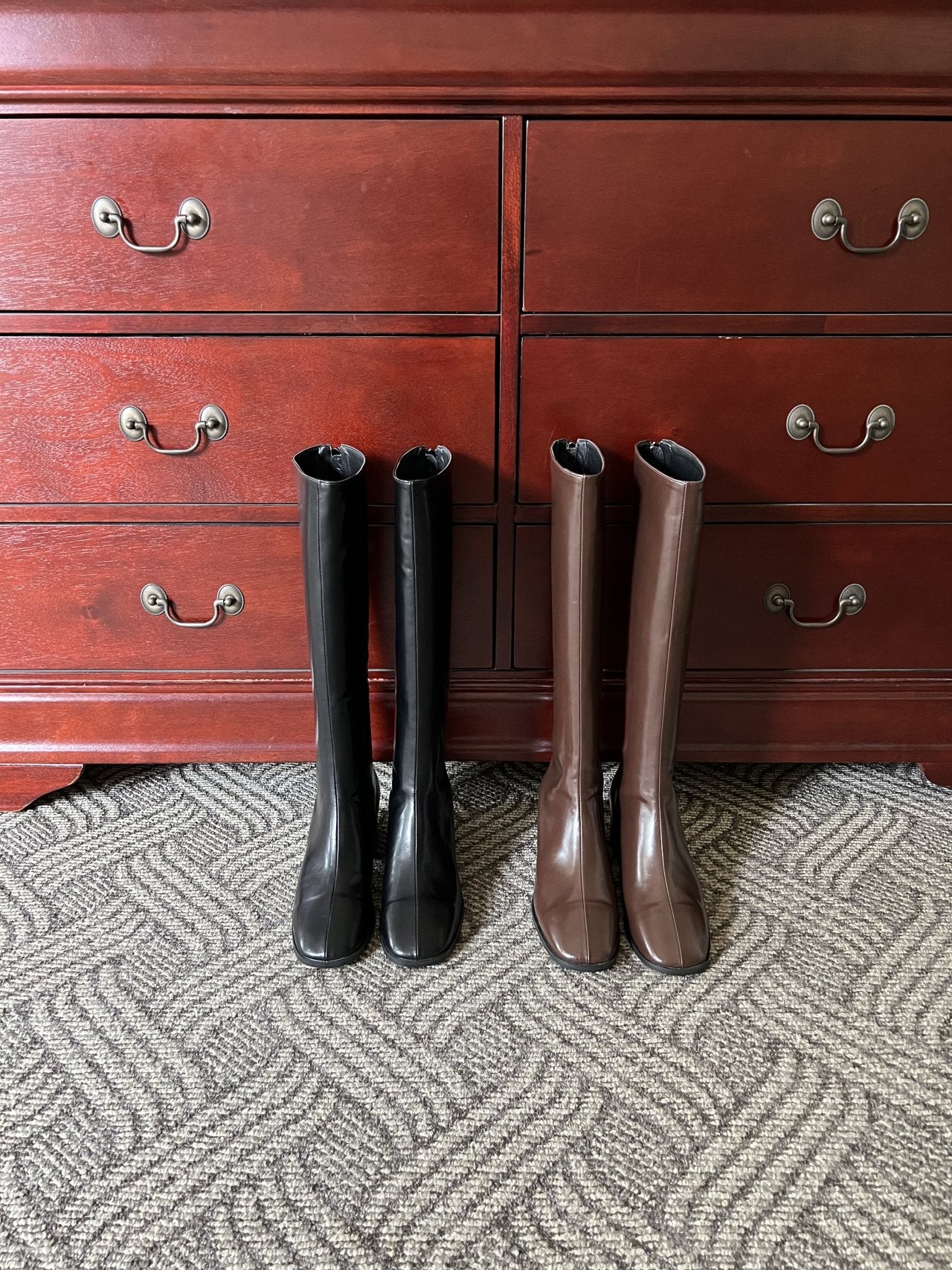 Front slit flat long boots