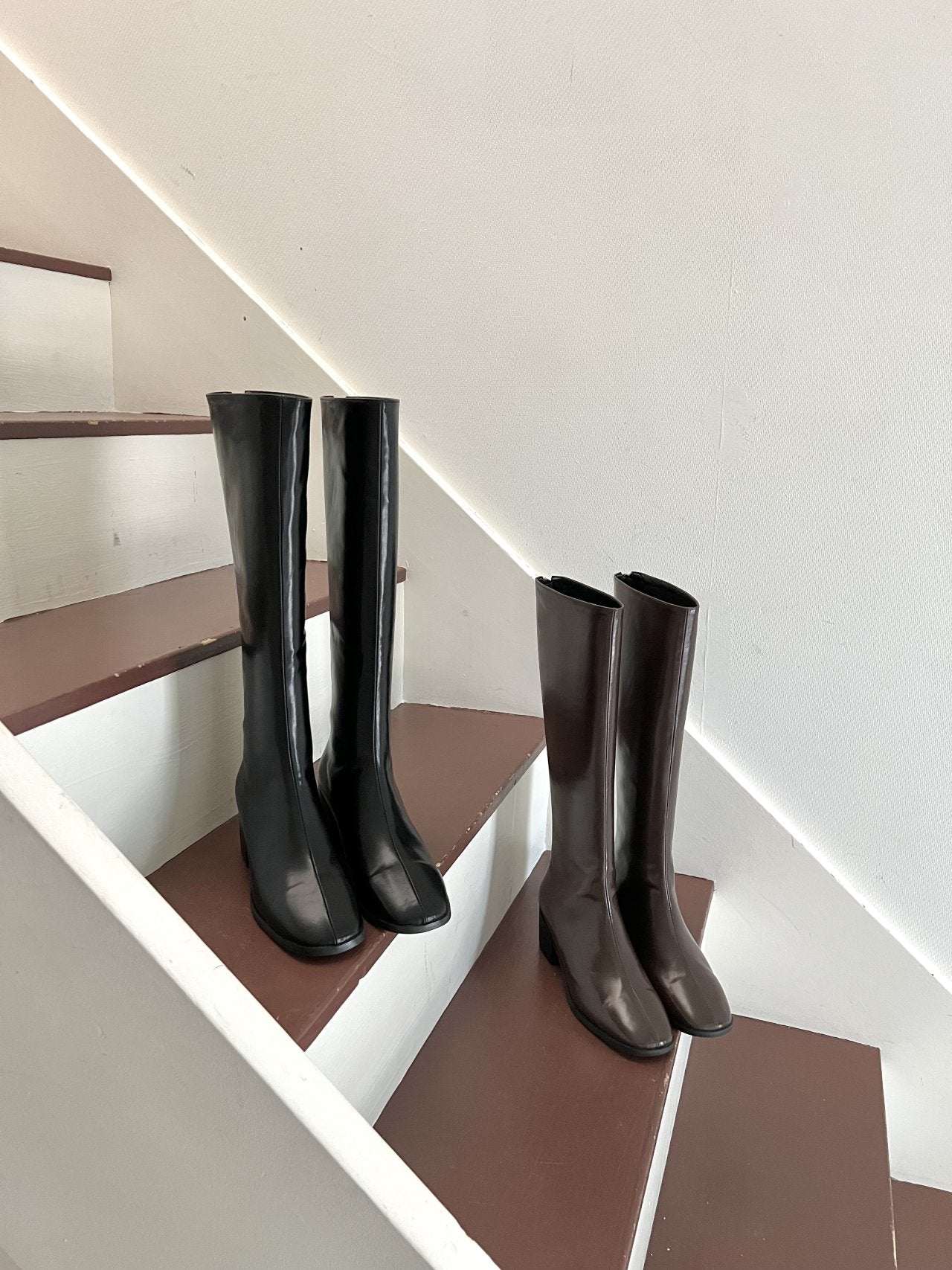 Front slit flat long boots