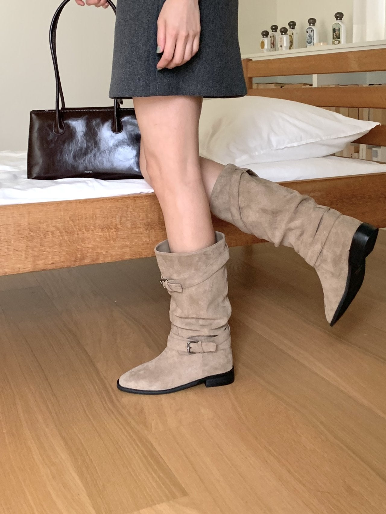 Belt detachable suede boots