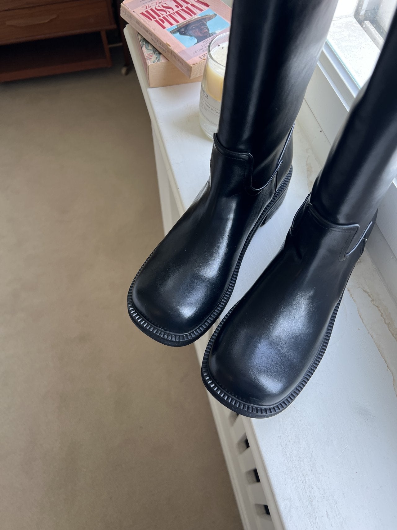 Round Black 4cm Boots