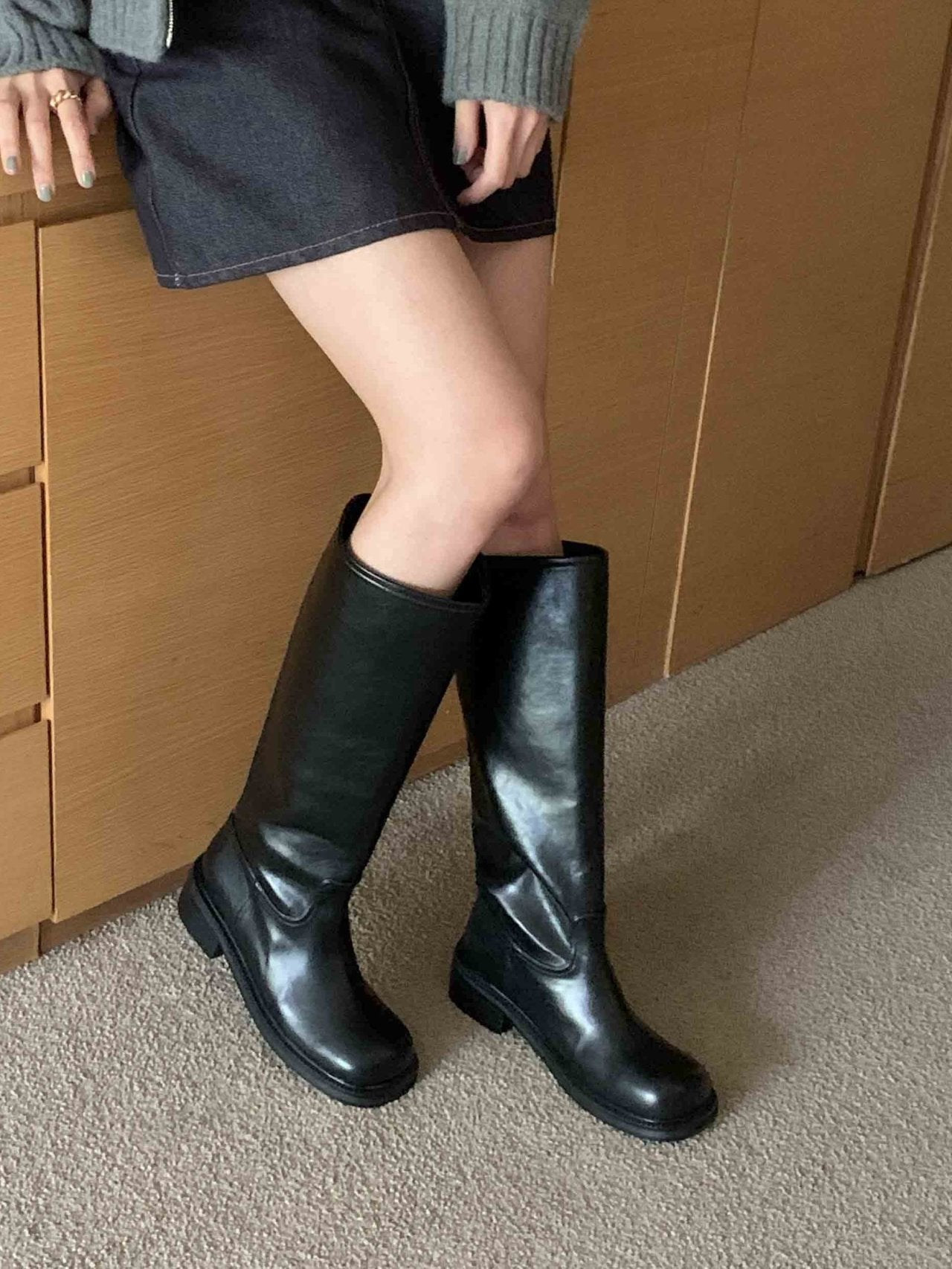 Round Black 4cm Boots
